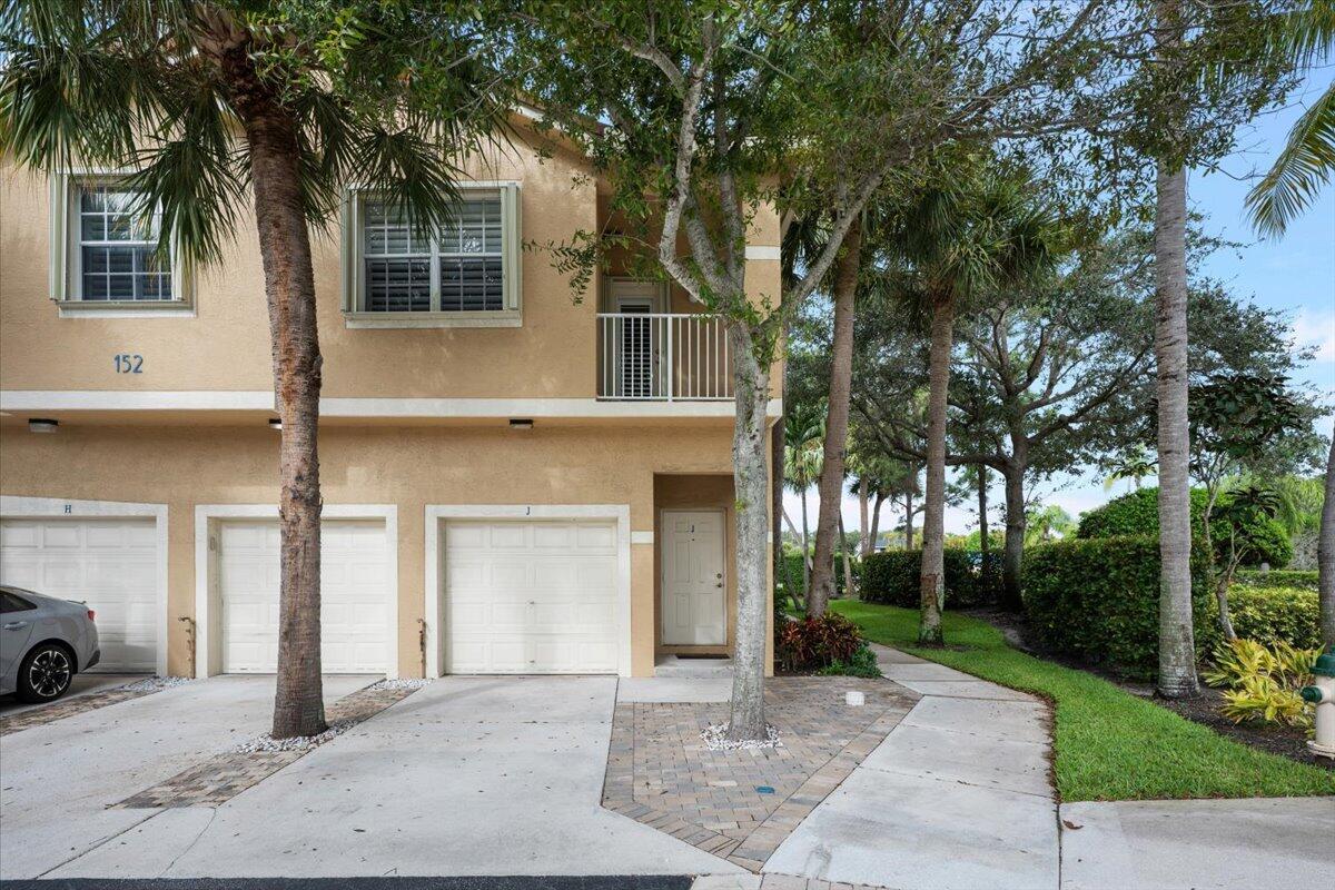 152 Village Blvd #J