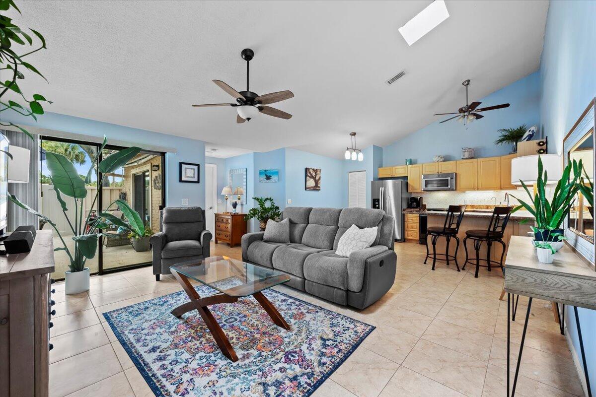 5261 Eagle Lk Dr