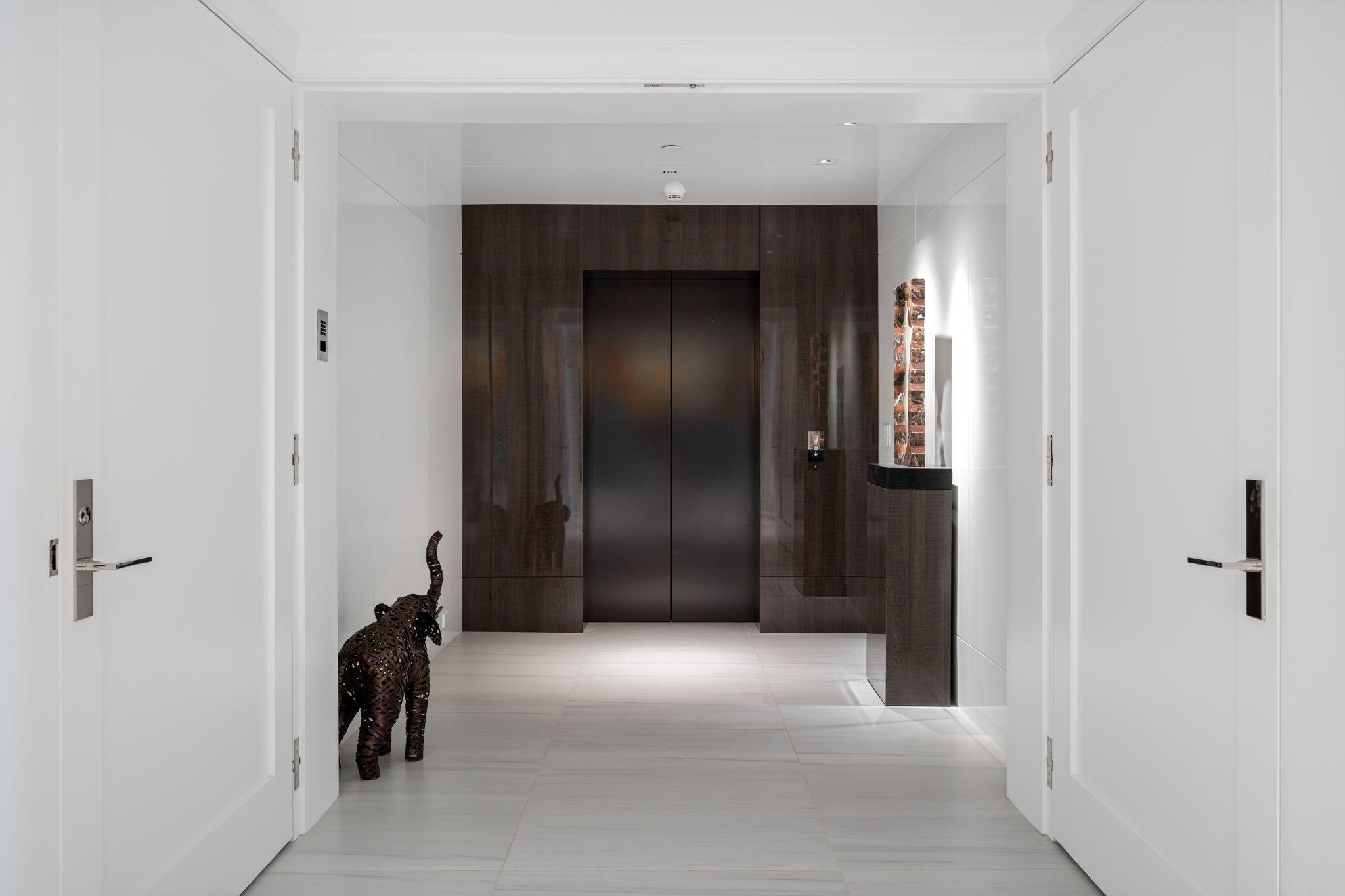 7 Royal Palm Pointe #Ph-W Vero Beach, FL 32960