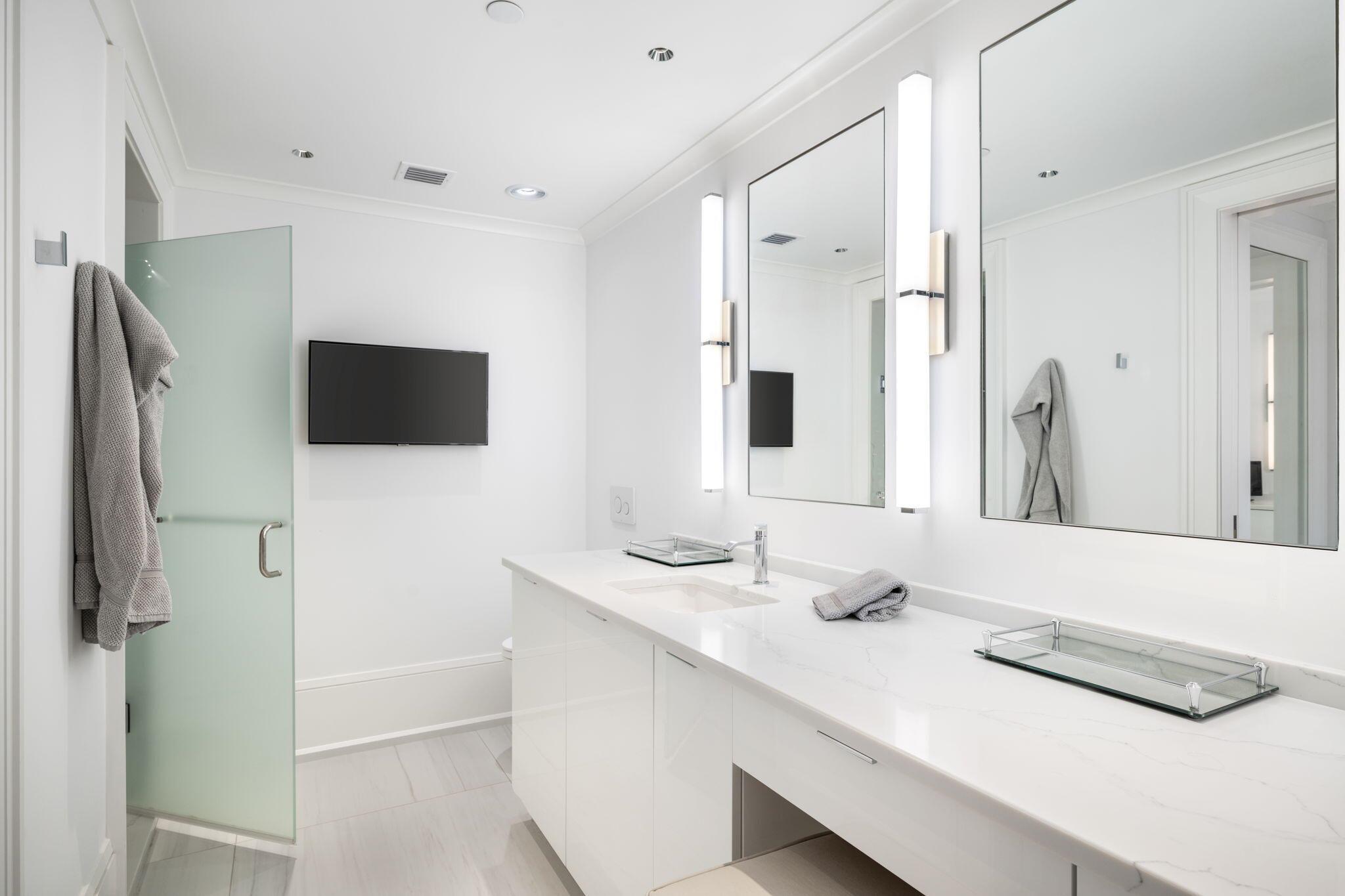 7 Royal Palm Pointe #Ph-W Vero Beach, FL 32960