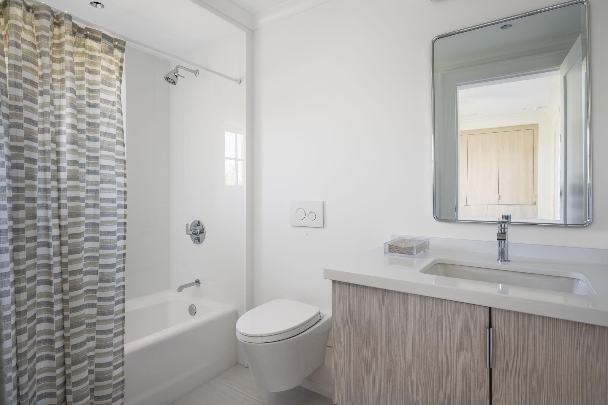 7 Royal Palm Pointe #Ph-W Vero Beach, FL 32960