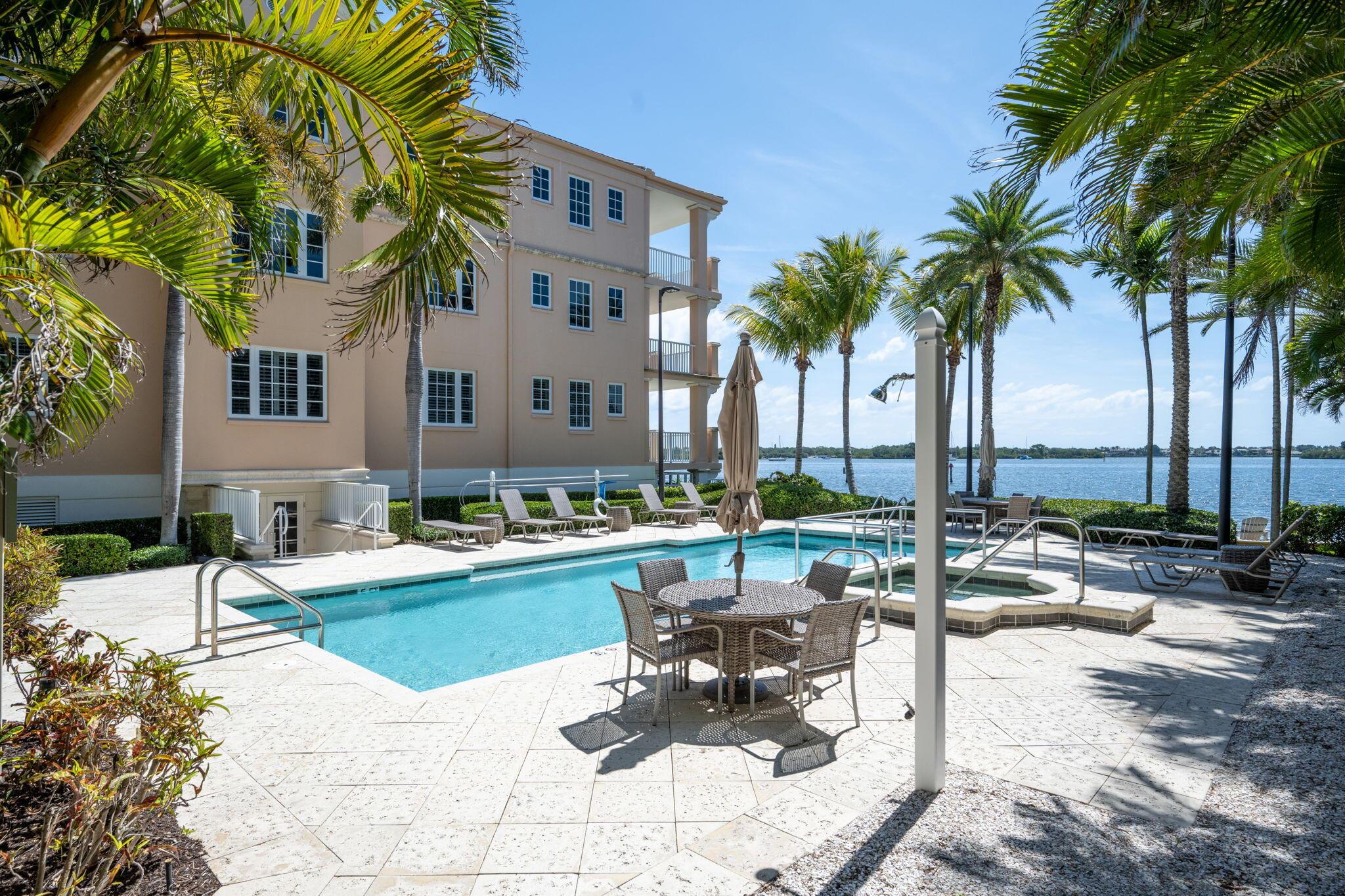 7 Royal Palm Pointe #Ph-W Vero Beach, FL 32960