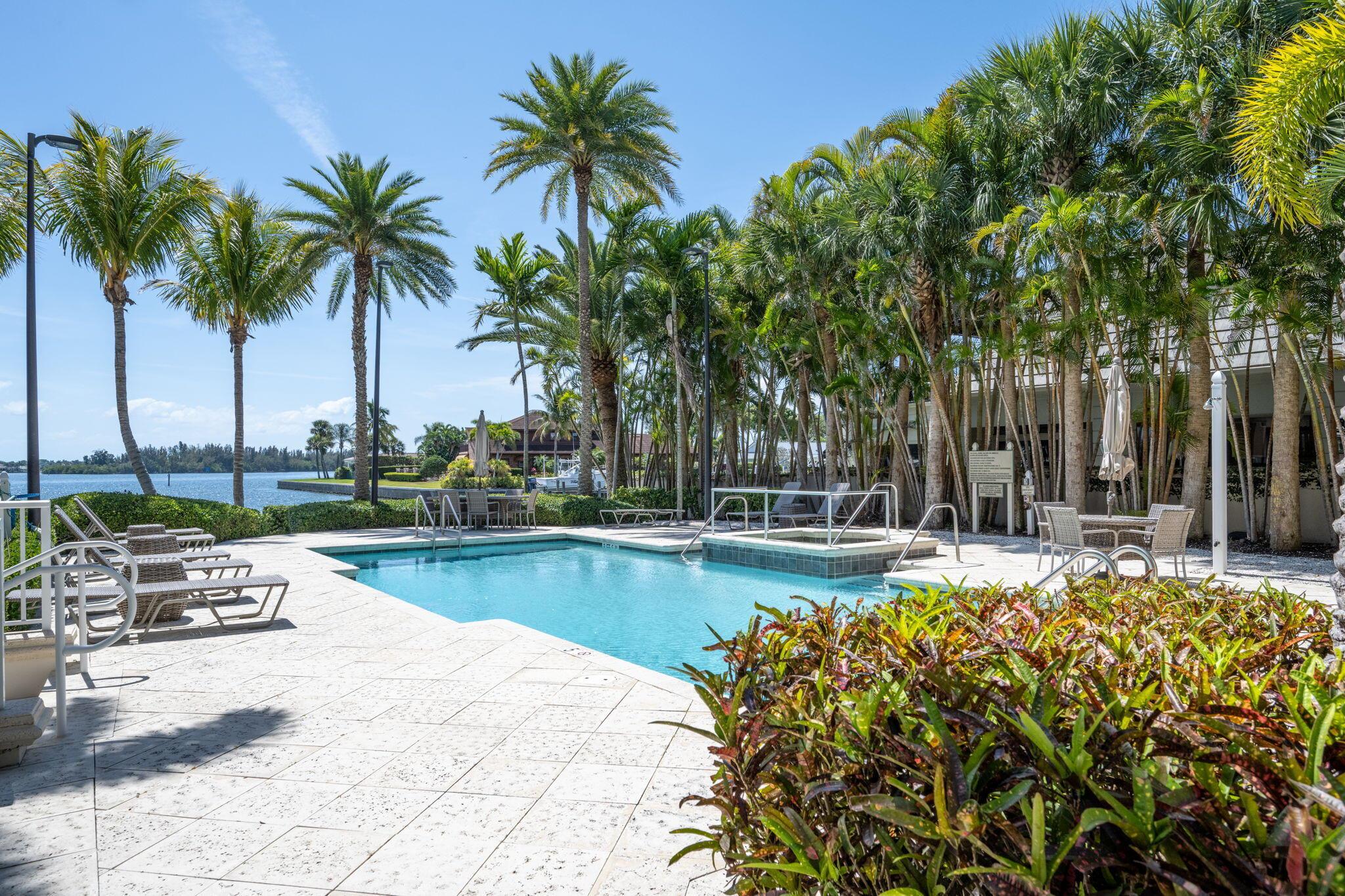 7 Royal Palm Pointe #Ph-W Vero Beach, FL 32960