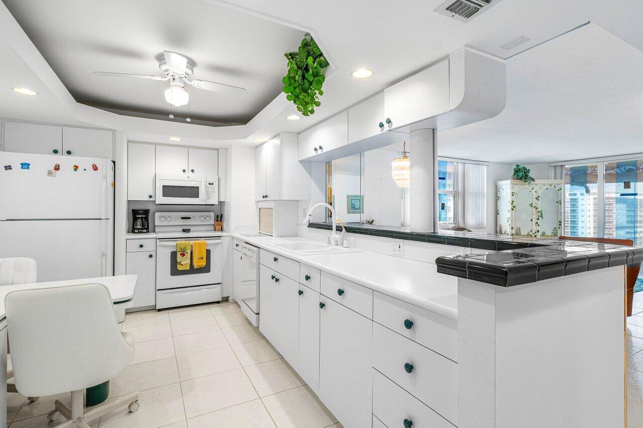 1147 Hillsboro Mile #701 Hillsboro Beach, FL 33062