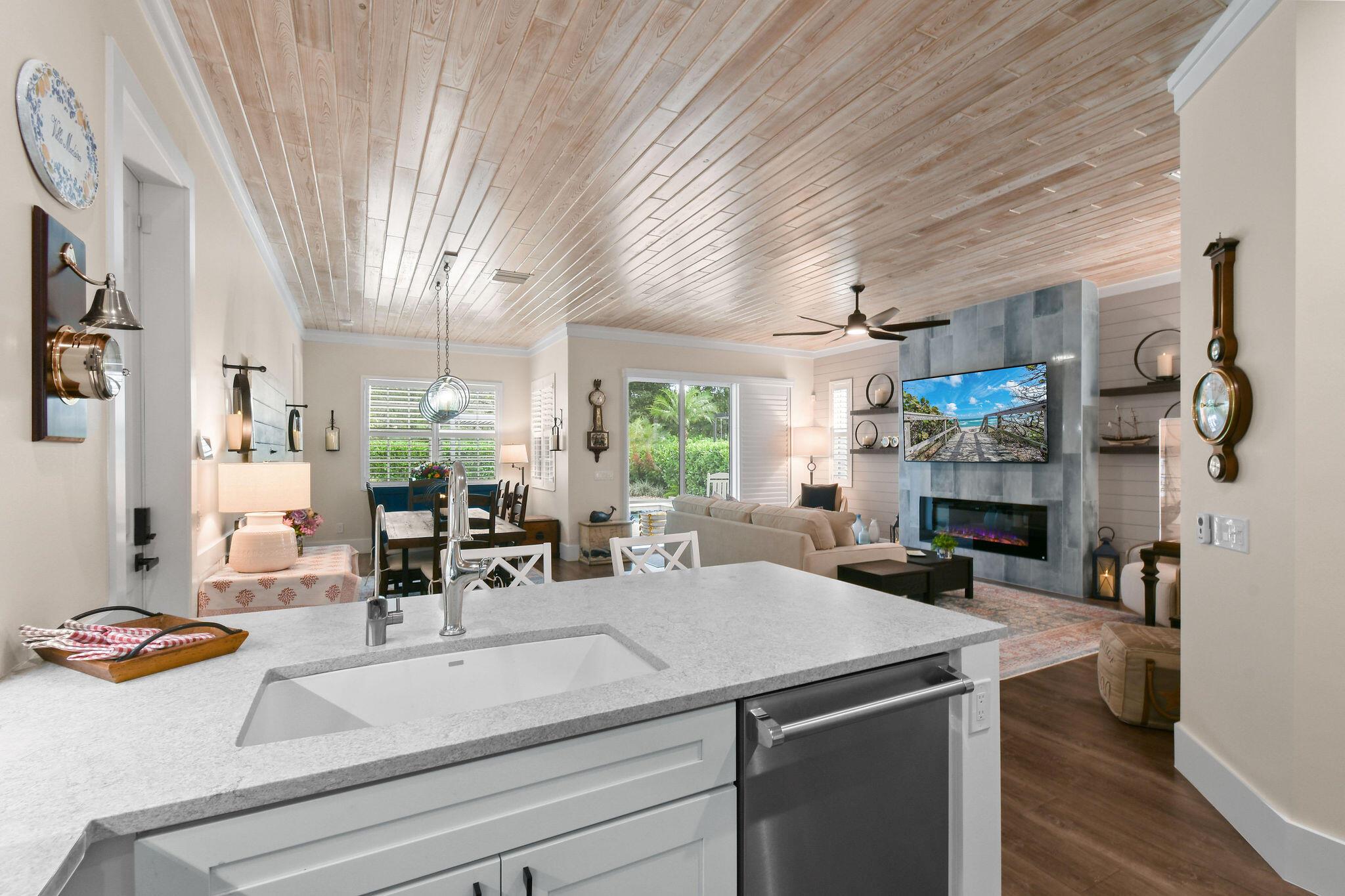 4015 Community Dr Jupiter, FL 33458