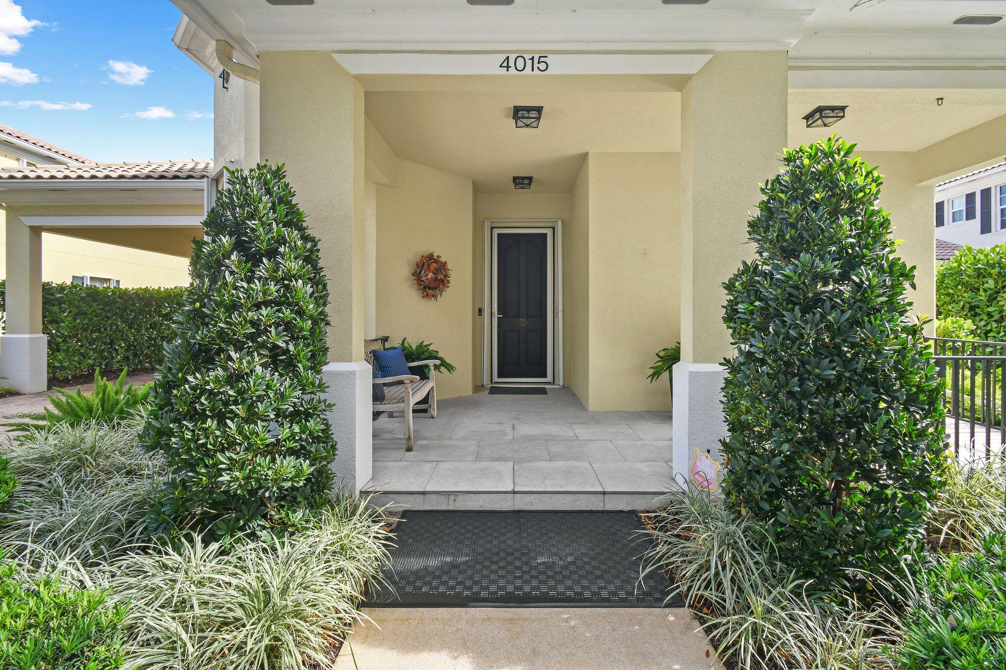 4015 Community Dr Jupiter, FL 33458