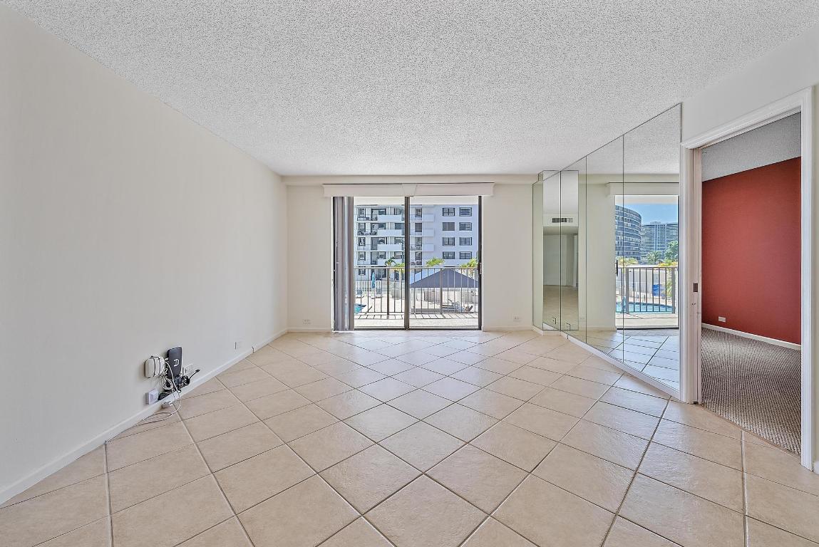 1208 Marine Way #105 North Palm Beach, FL 33408