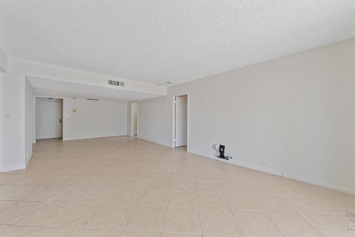 1208 Marine Way #105 North Palm Beach, FL 33408
