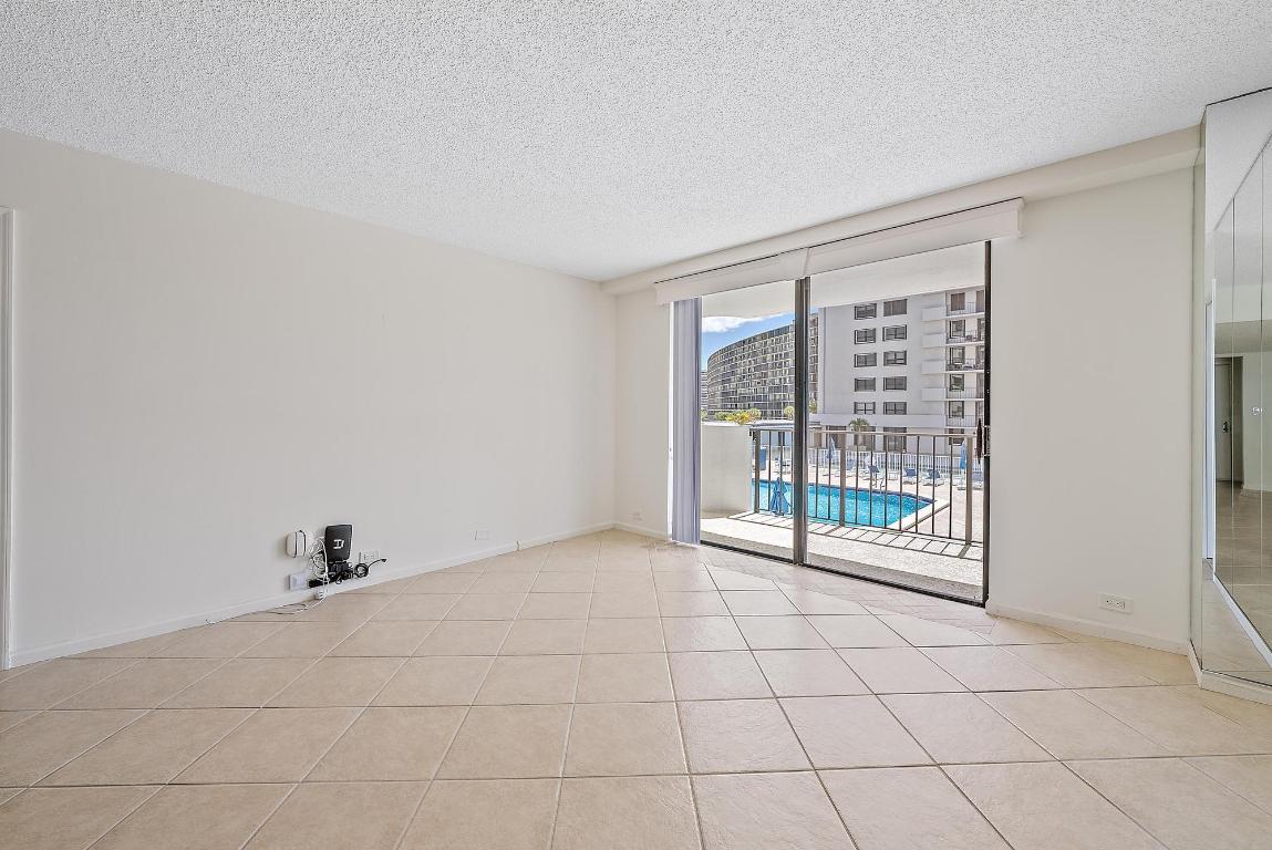 1208 Marine Way #105 North Palm Beach, FL 33408