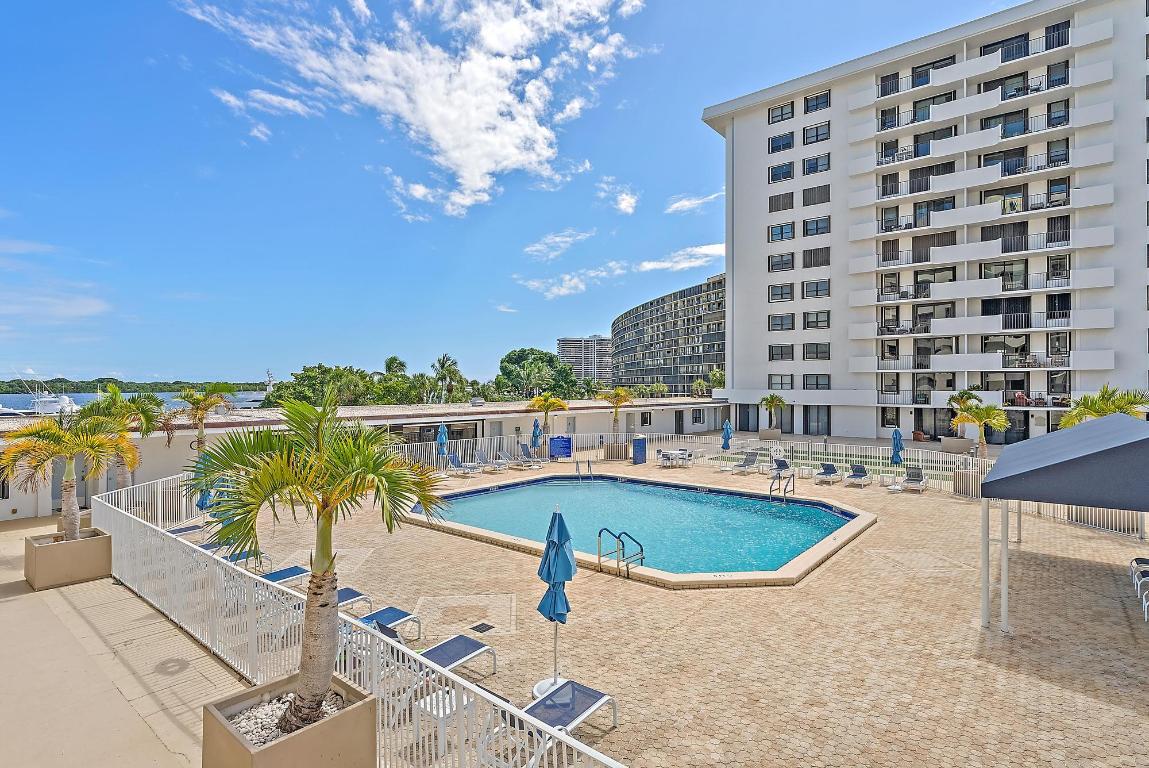 1208 Marine Way #105 North Palm Beach, FL 33408