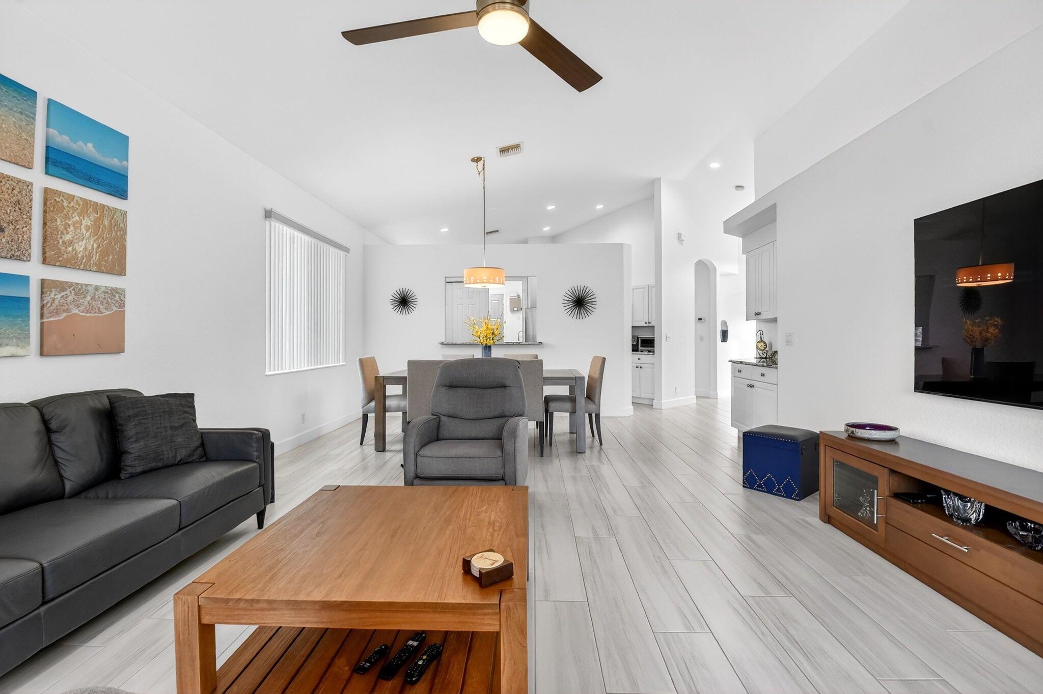 8099 Bellafiore Way Boynton Beach, FL 33472