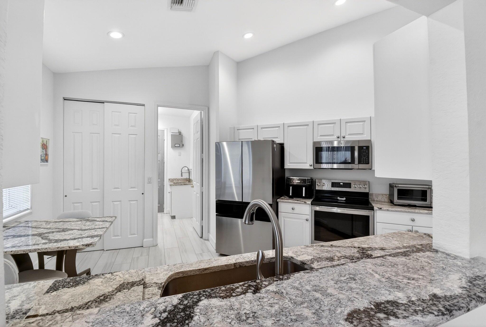 8099 Bellafiore Way Boynton Beach, FL 33472