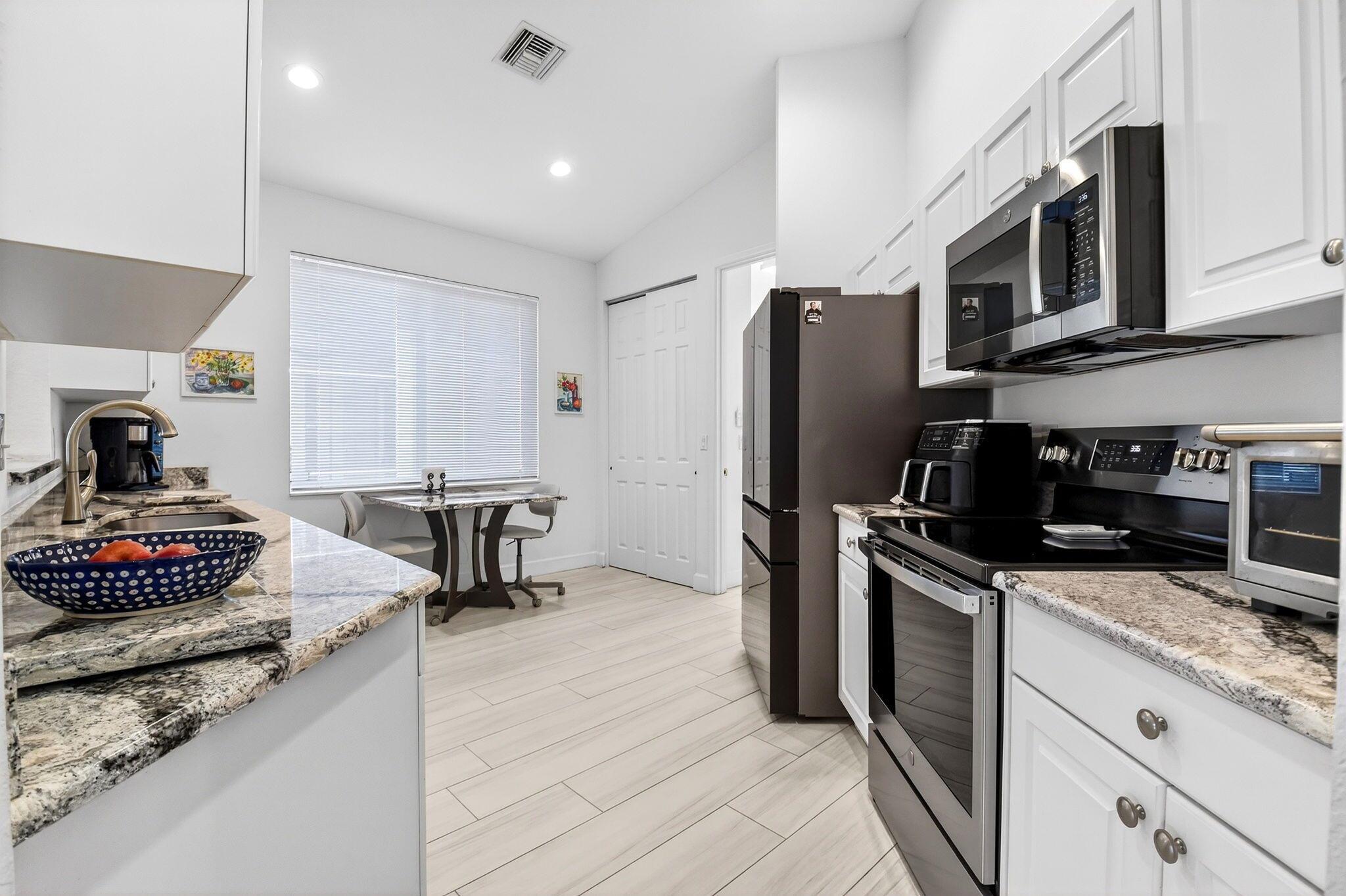 8099 Bellafiore Way Boynton Beach, FL 33472