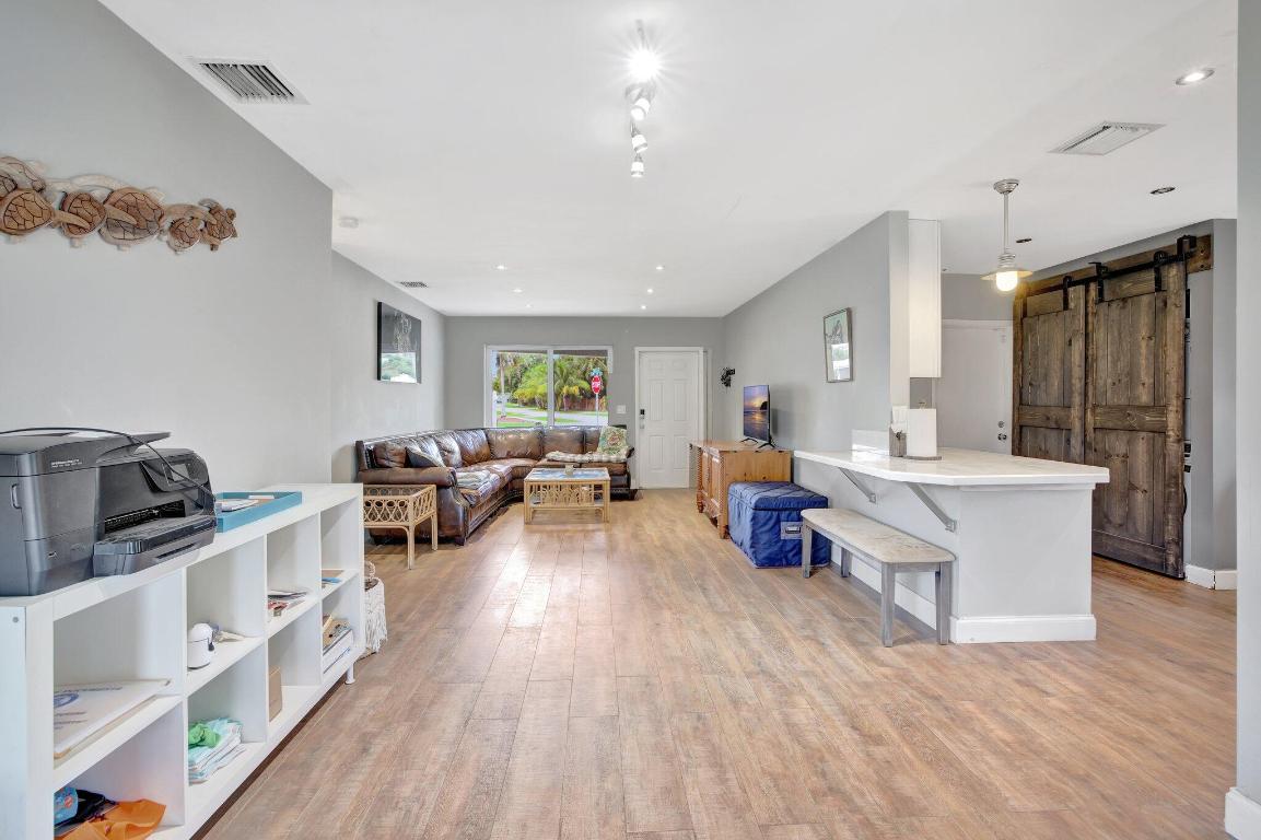 3241 SW 19th St Fort Lauderdale, FL 33312