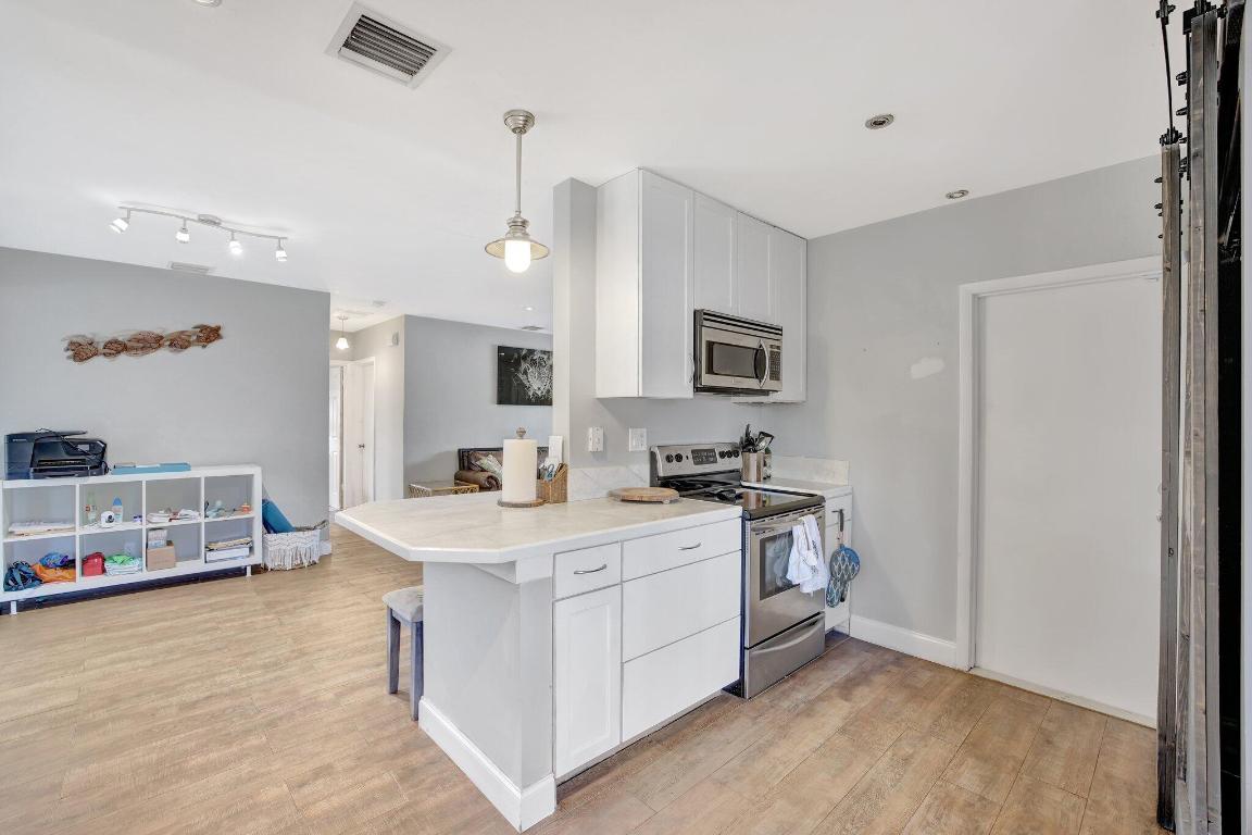 3241 SW 19th St Fort Lauderdale, FL 33312