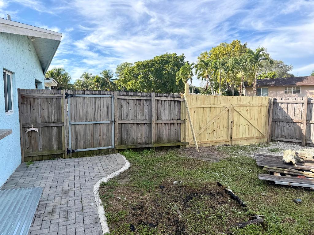 3241 SW 19th St Fort Lauderdale, FL 33312