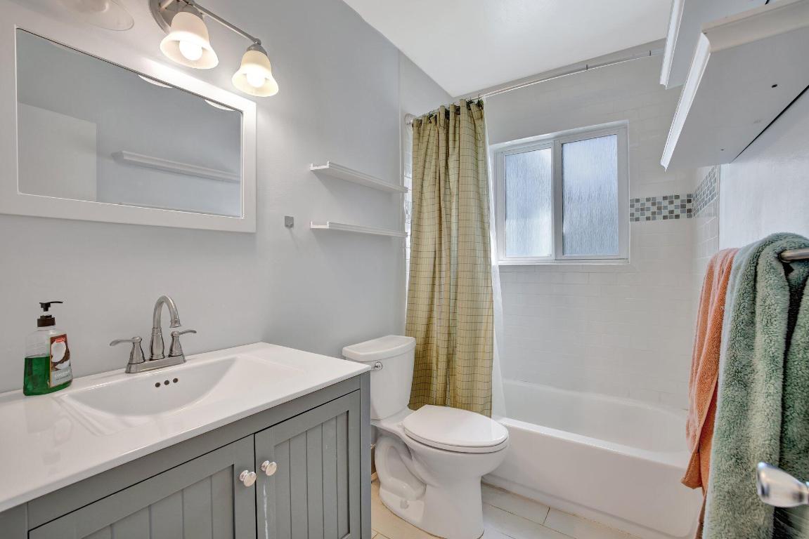 3241 SW 19th St Fort Lauderdale, FL 33312