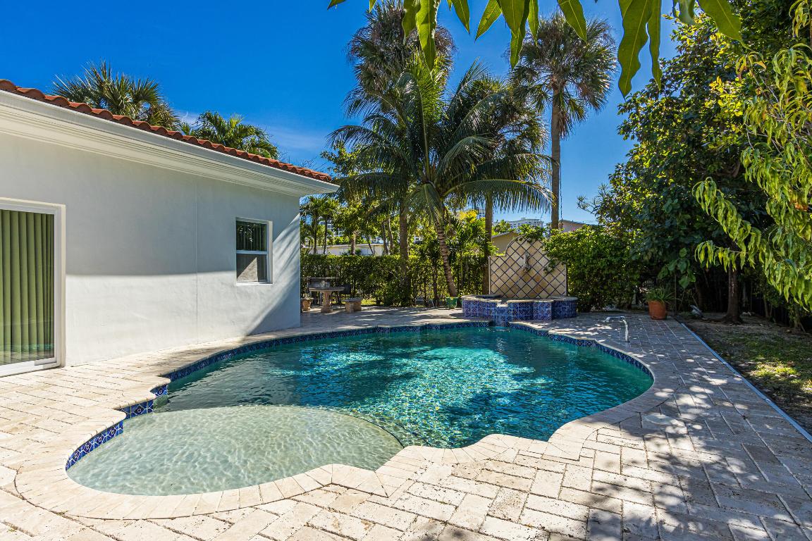 860 E Park Boca Raton, FL 33432