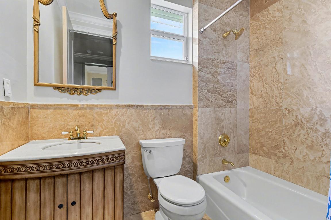 860 E Park Boca Raton, FL 33432