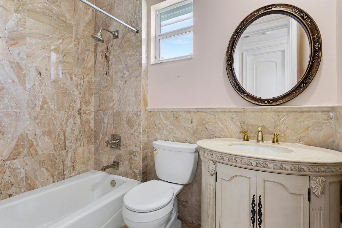 860 E Park Boca Raton, FL 33432