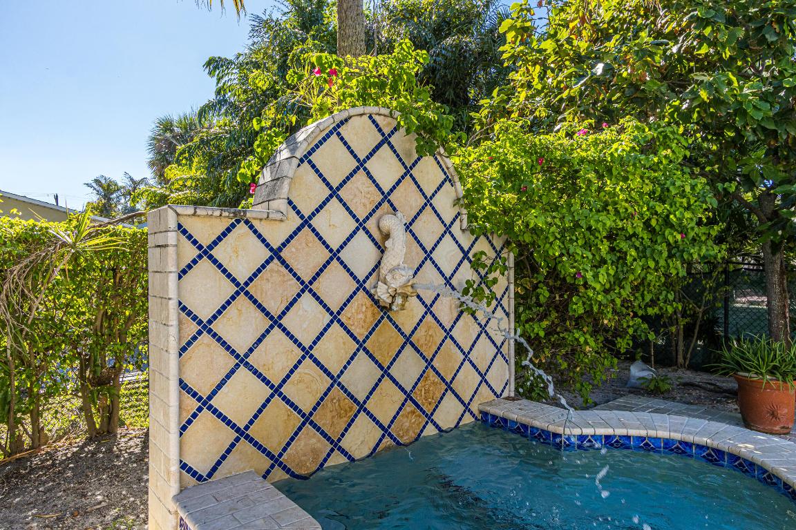 860 E Park Boca Raton, FL 33432