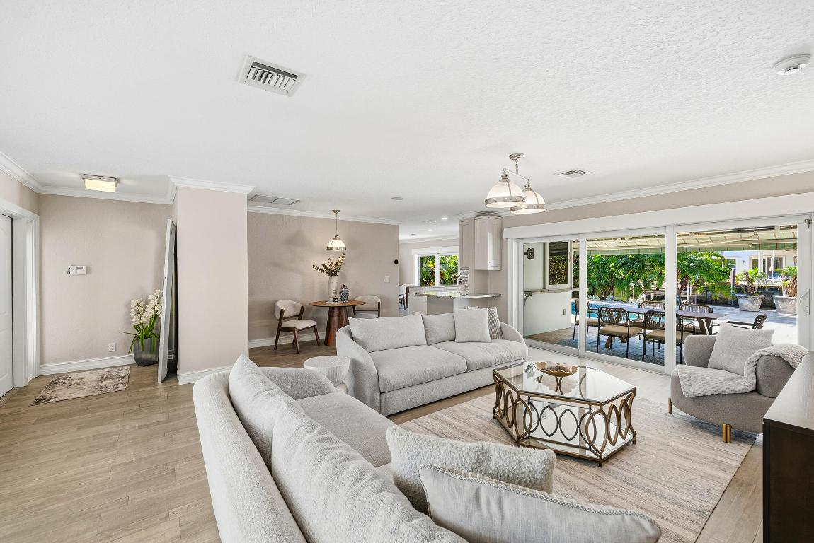 5567 Rico Boca Raton, FL 33487