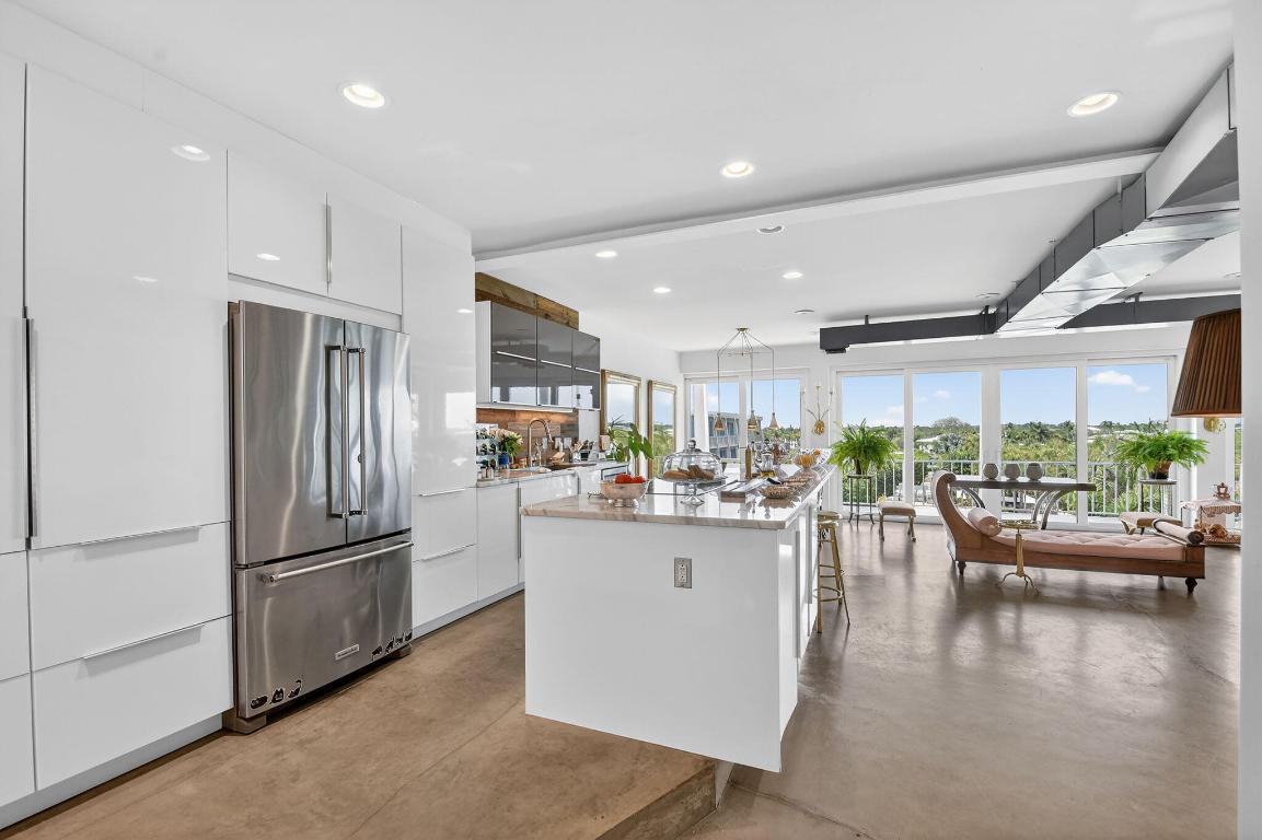 2275 S Ocean #305n Palm Beach, FL 33480