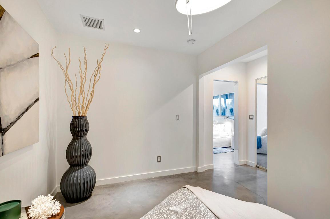 2275 S Ocean #305n Palm Beach, FL 33480