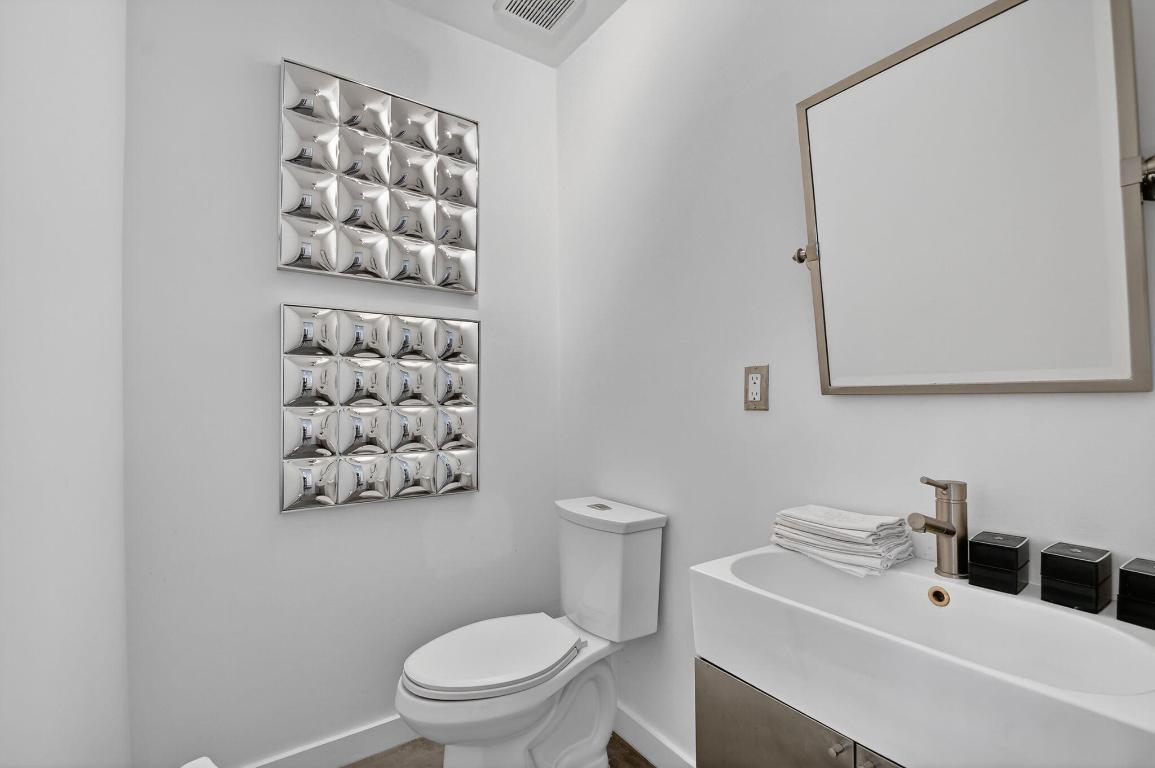 2275 S Ocean #305n Palm Beach, FL 33480