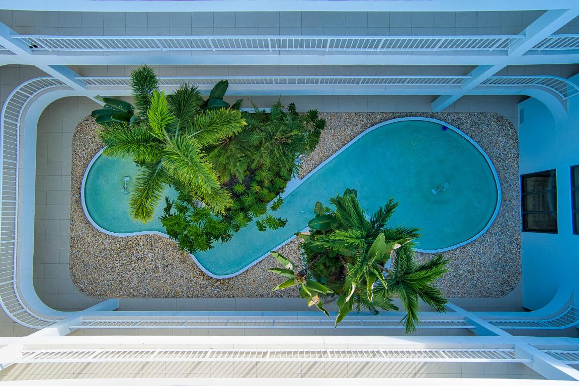 2275 S Ocean #305n Palm Beach, FL 33480