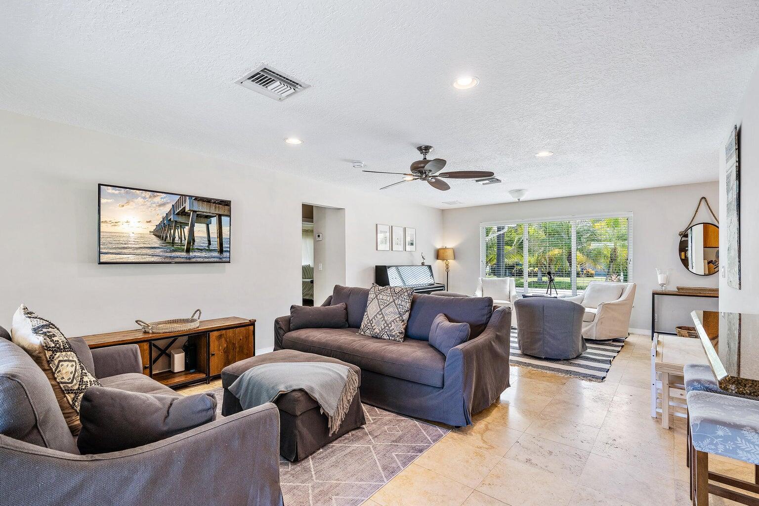 356 Mars Tequesta, FL 33469