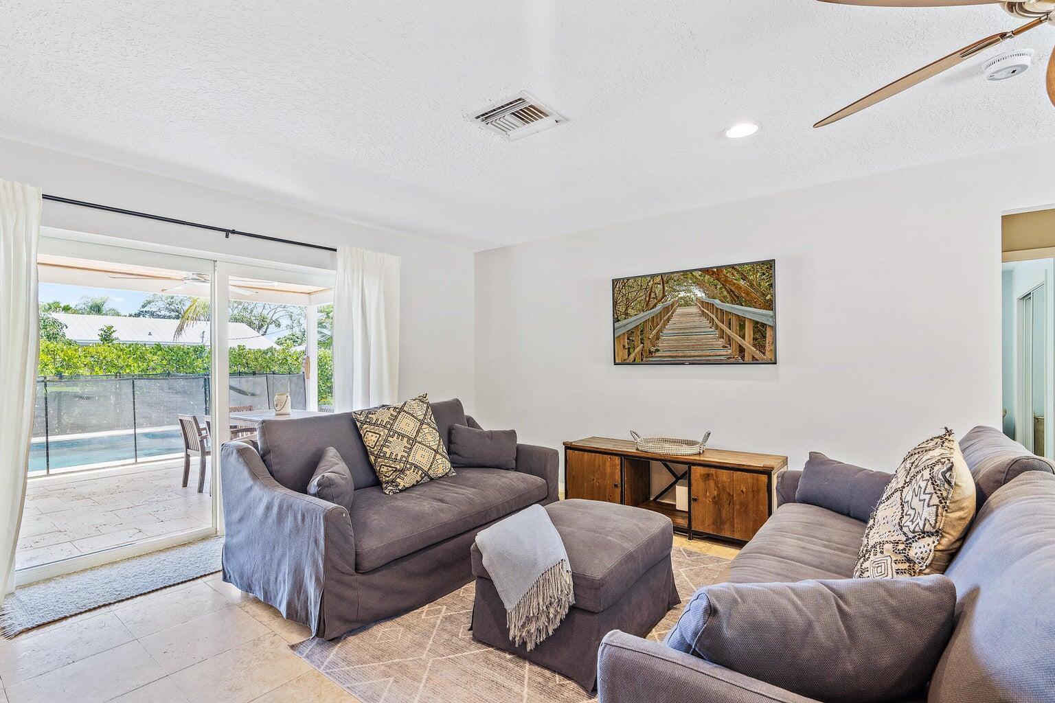 356 Mars Tequesta, FL 33469