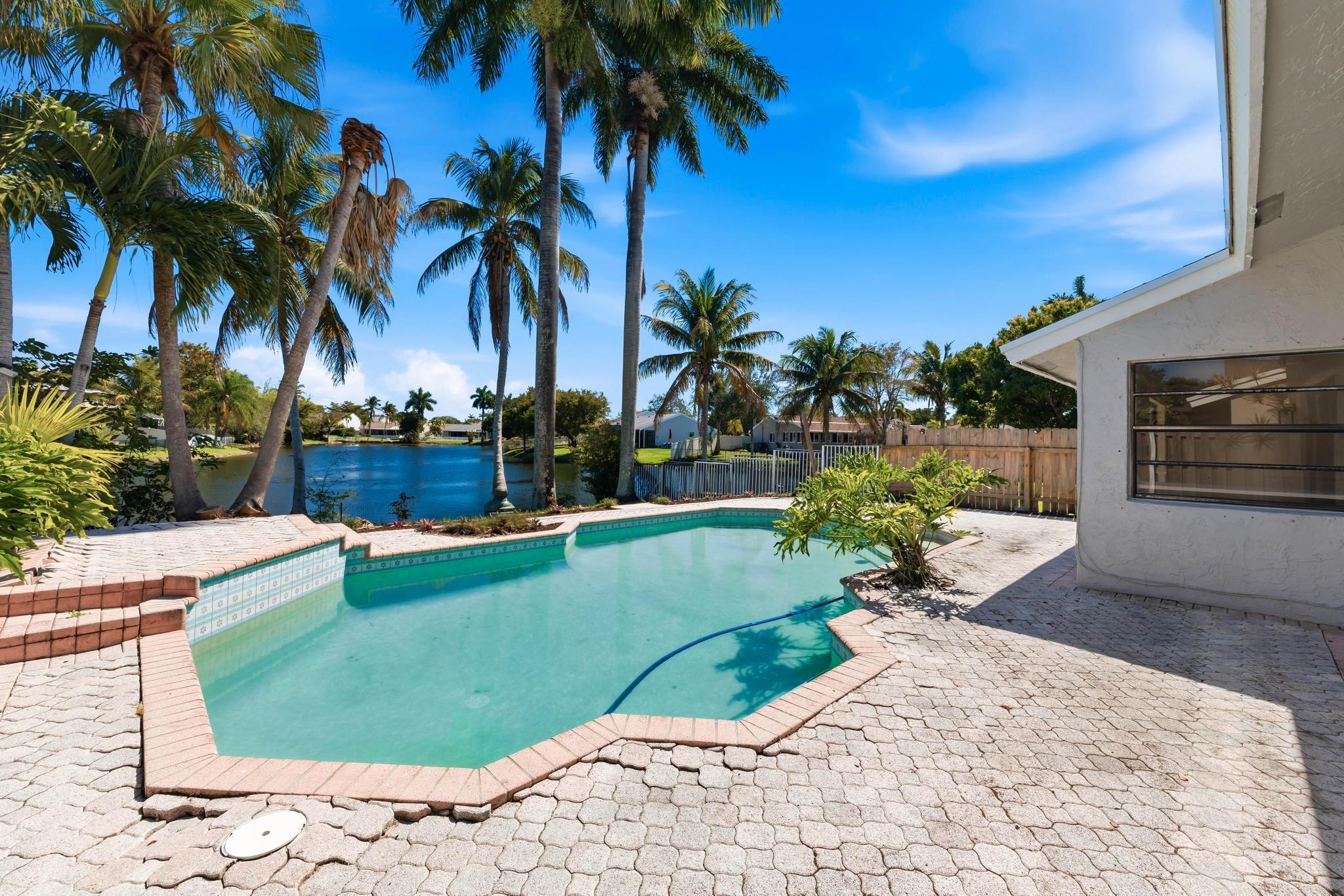 820 Rock Hl Davie, FL 33325