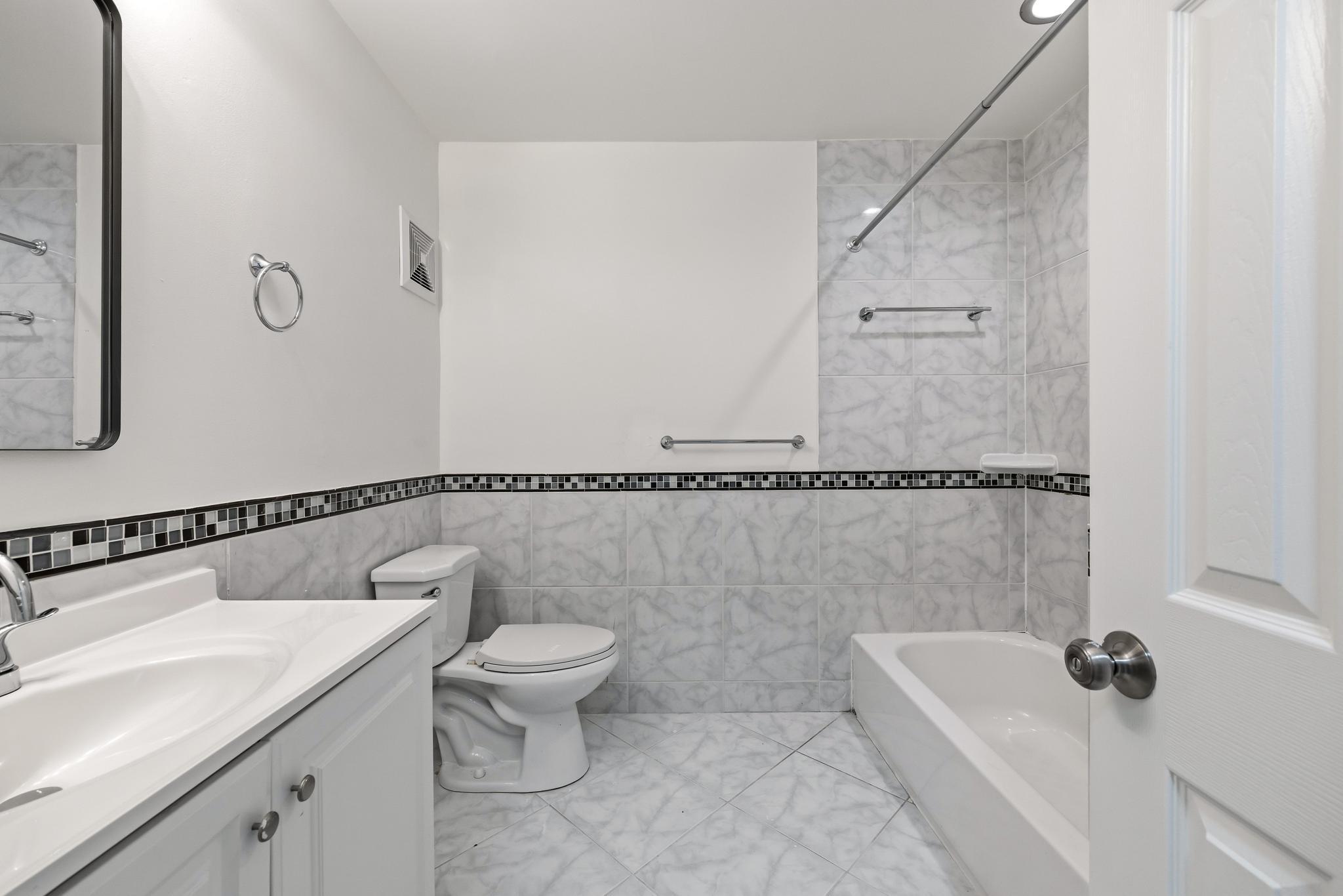 820 Rock Hl Davie, FL 33325