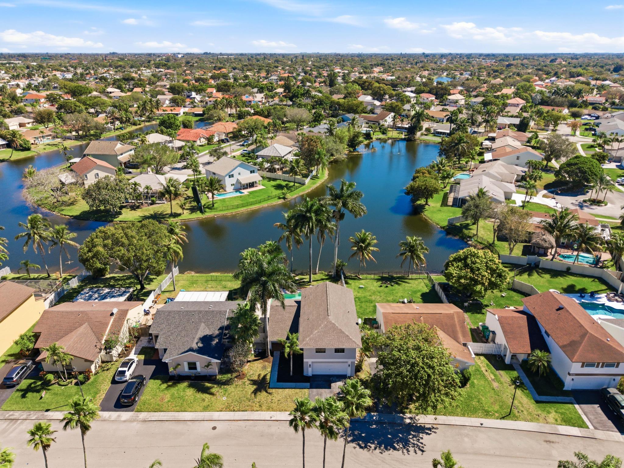 820 Rock Hl Davie, FL 33325