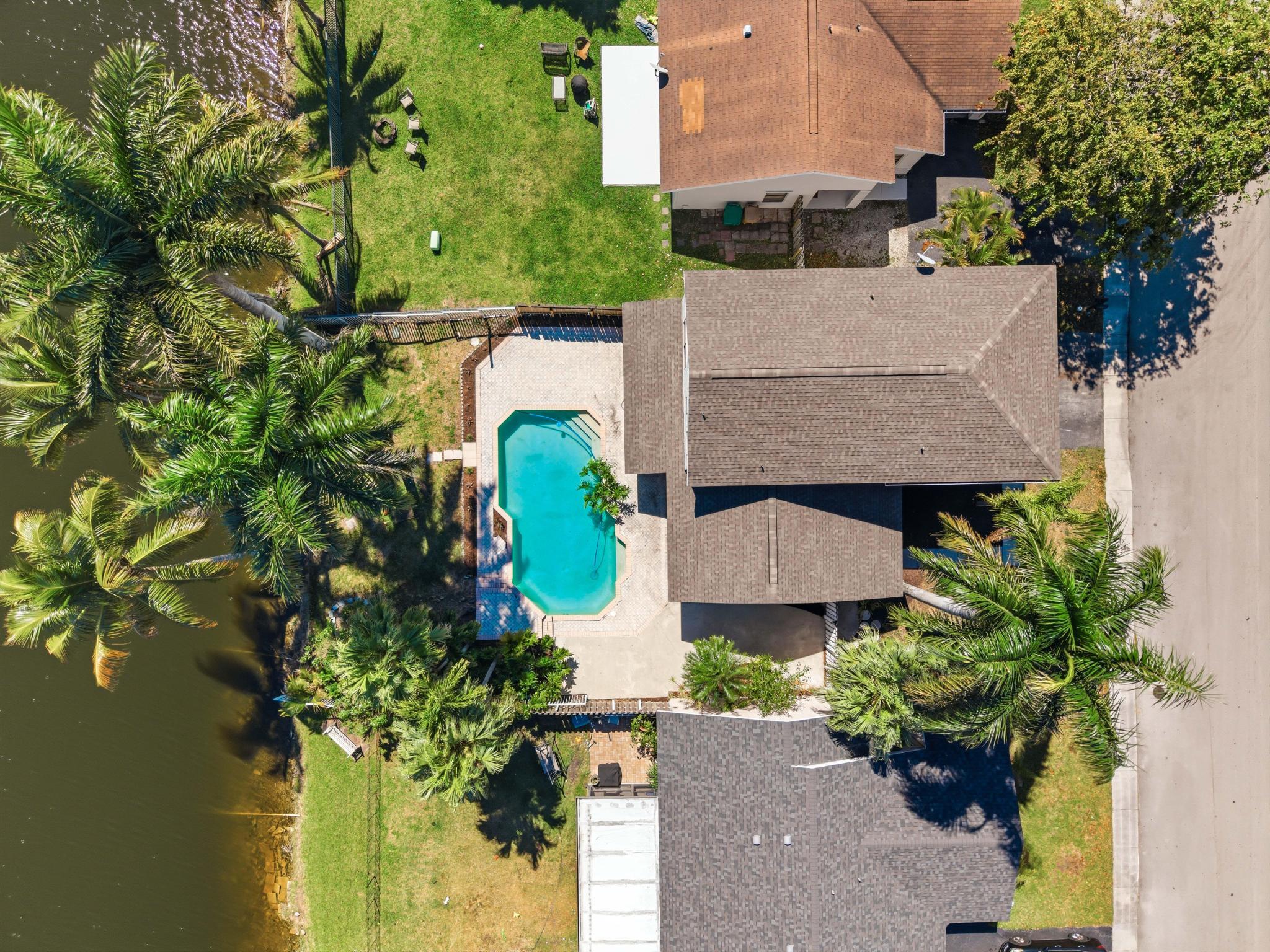 820 Rock Hl Davie, FL 33325