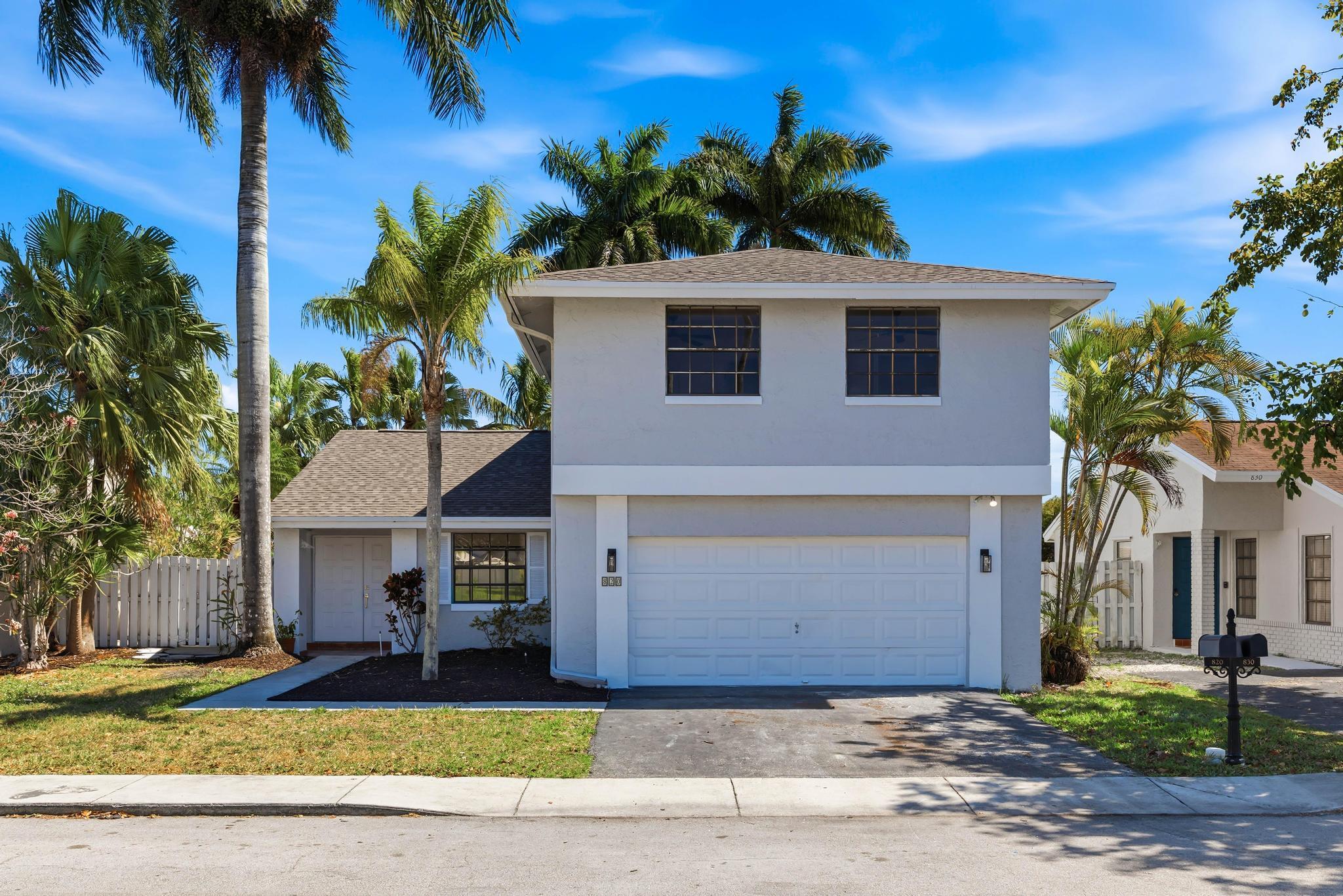 820 Rock Hl Davie, FL 33325