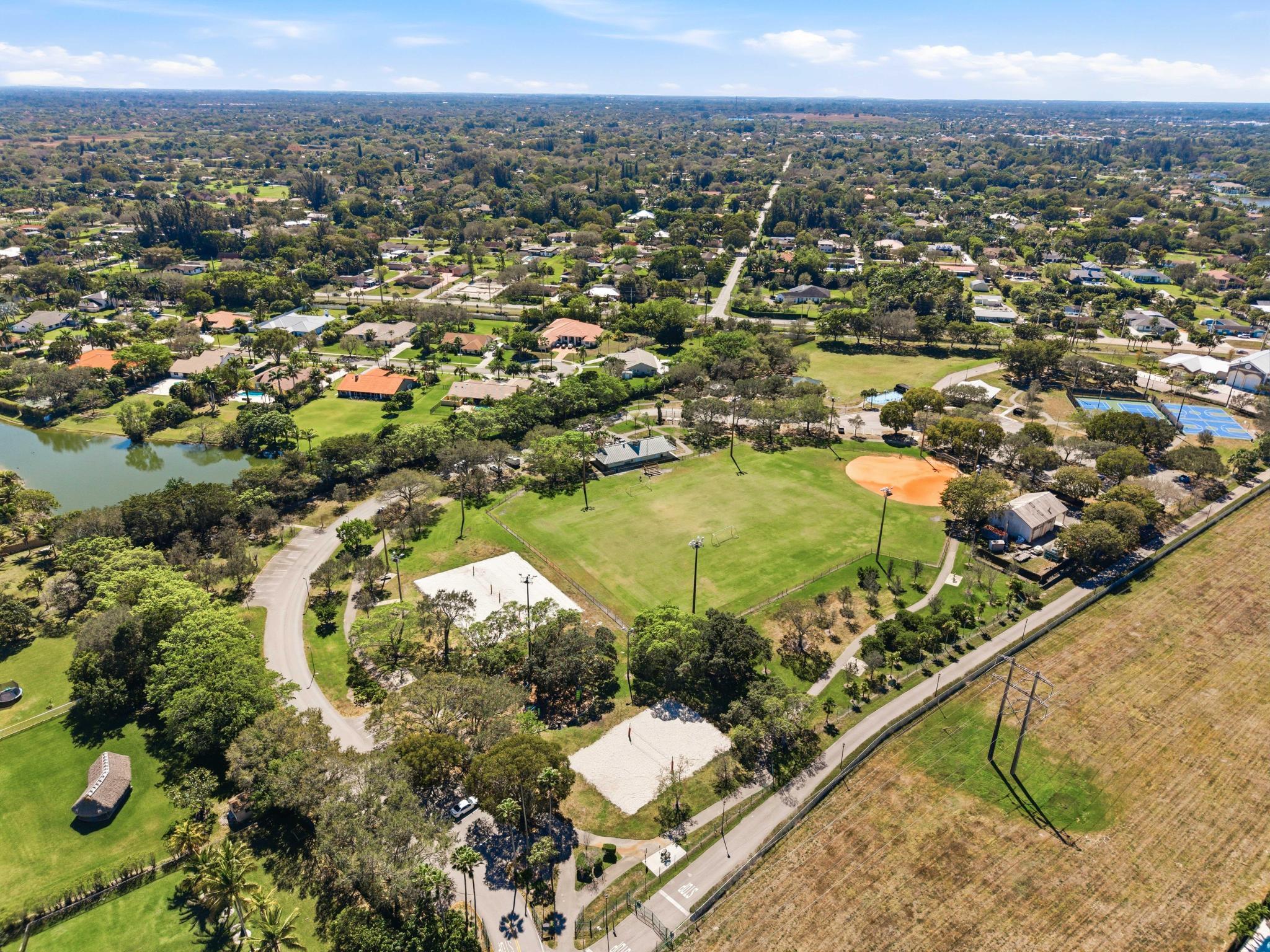 820 Rock Hl Davie, FL 33325