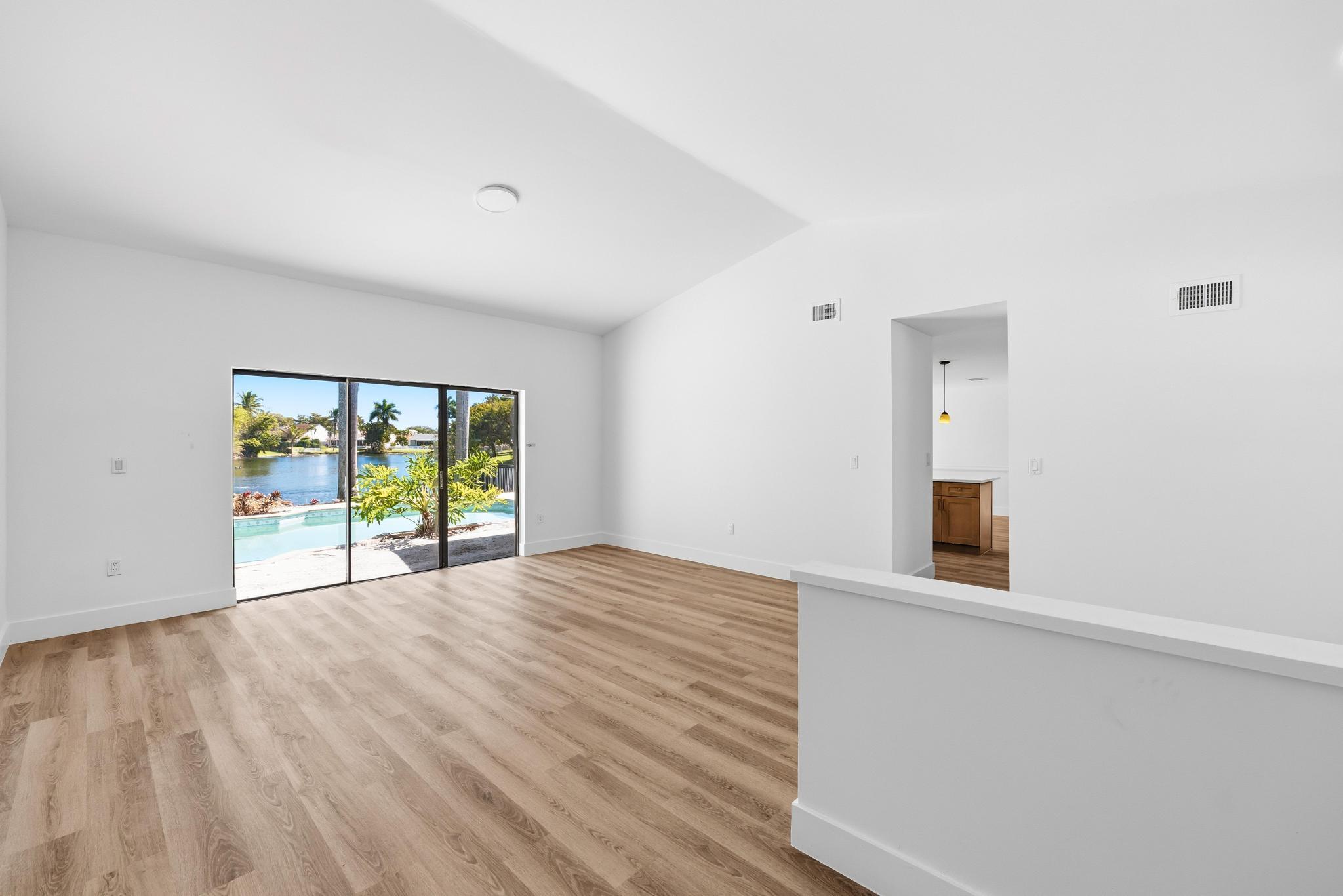 820 Rock Hl Davie, FL 33325