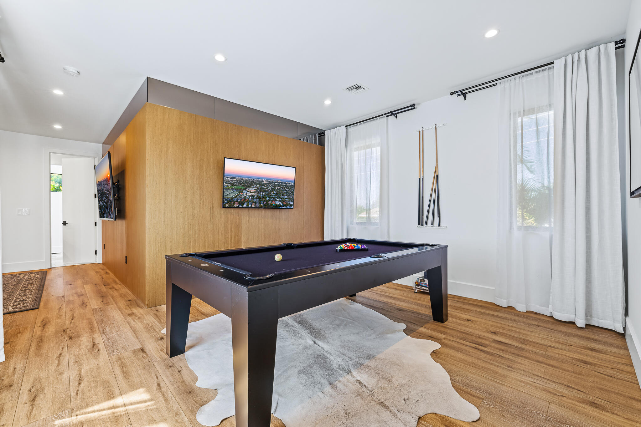 549 NE 10th Fort Lauderdale, FL 33301