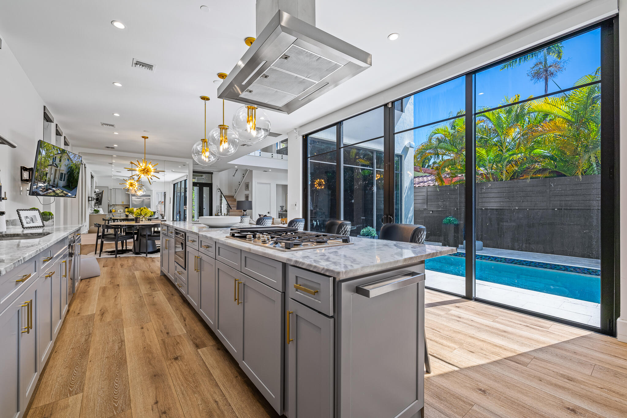 549 NE 10th Fort Lauderdale, FL 33301