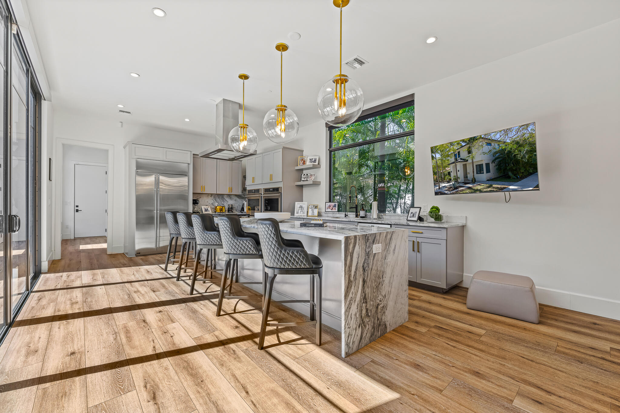 549 NE 10th Fort Lauderdale, FL 33301