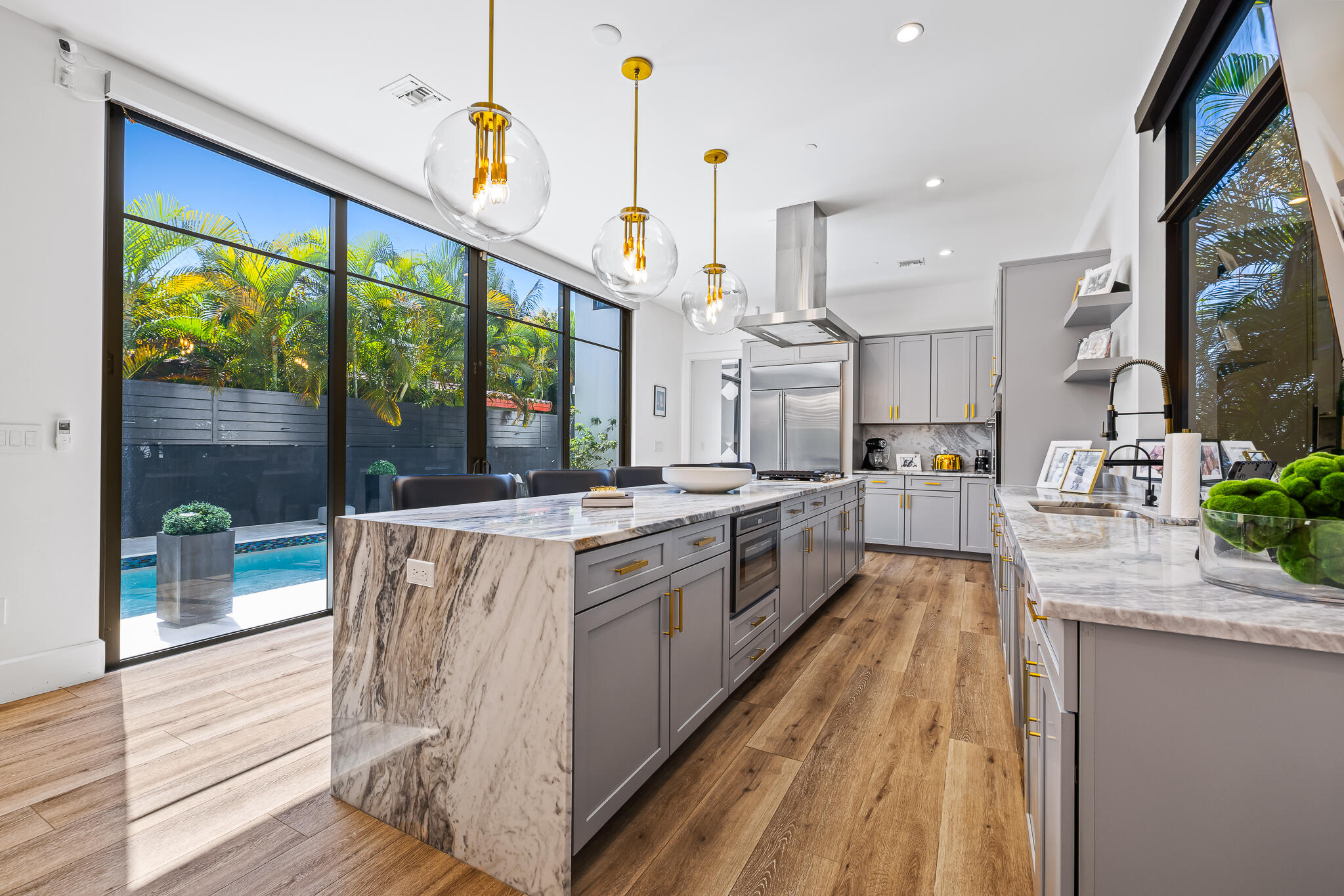 549 NE 10th Fort Lauderdale, FL 33301