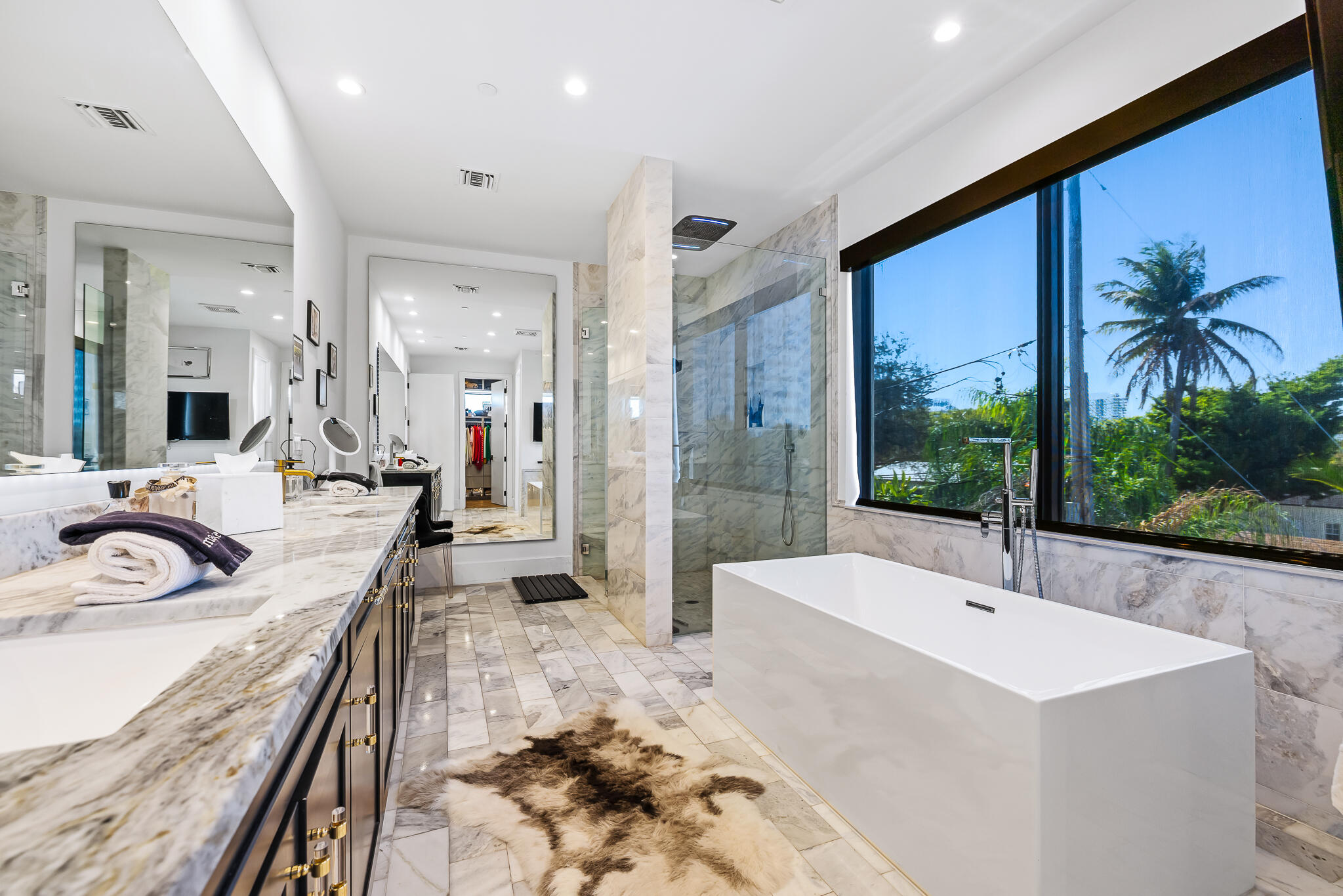 549 NE 10th Fort Lauderdale, FL 33301