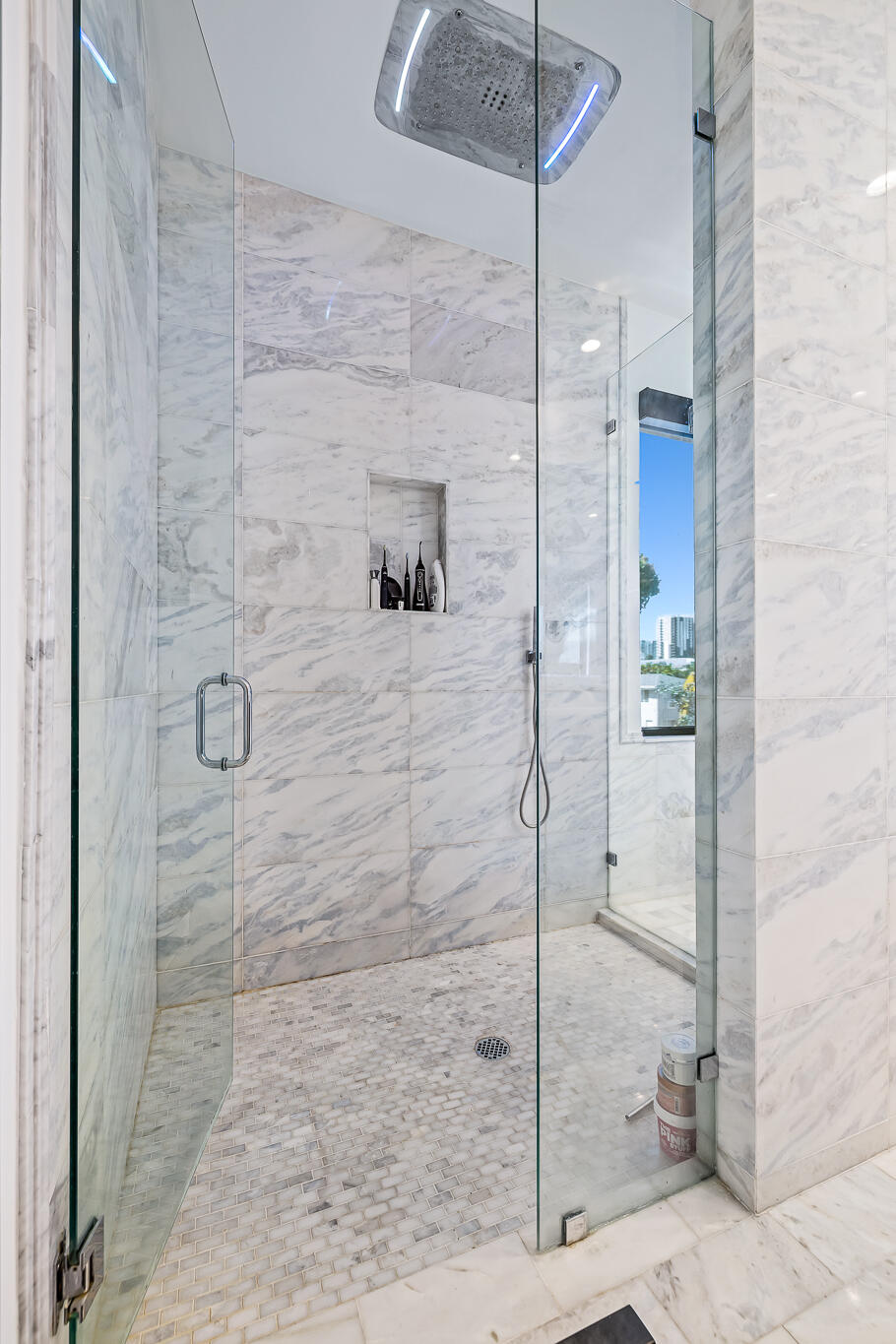 549 NE 10th Fort Lauderdale, FL 33301