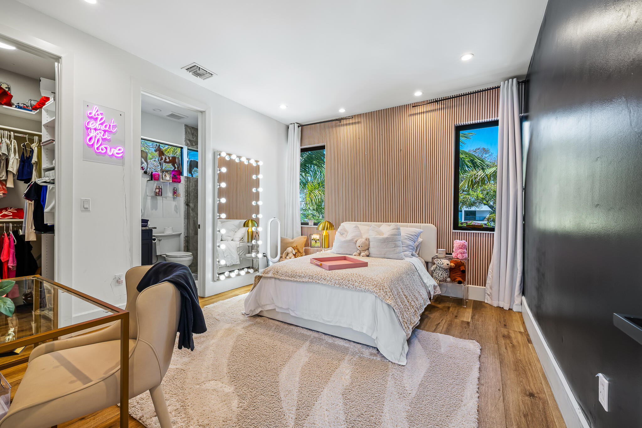 549 NE 10th Fort Lauderdale, FL 33301