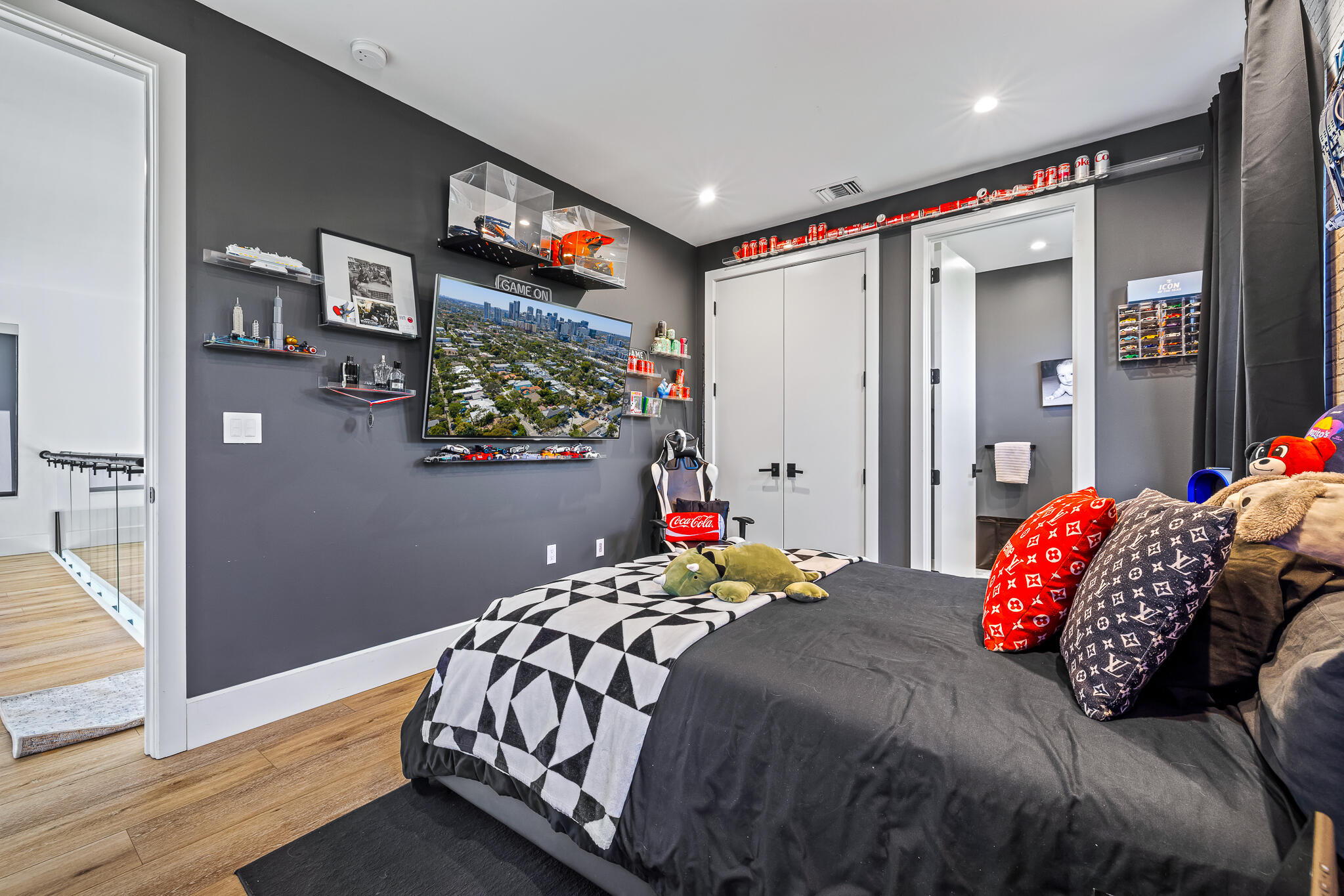 549 NE 10th Fort Lauderdale, FL 33301