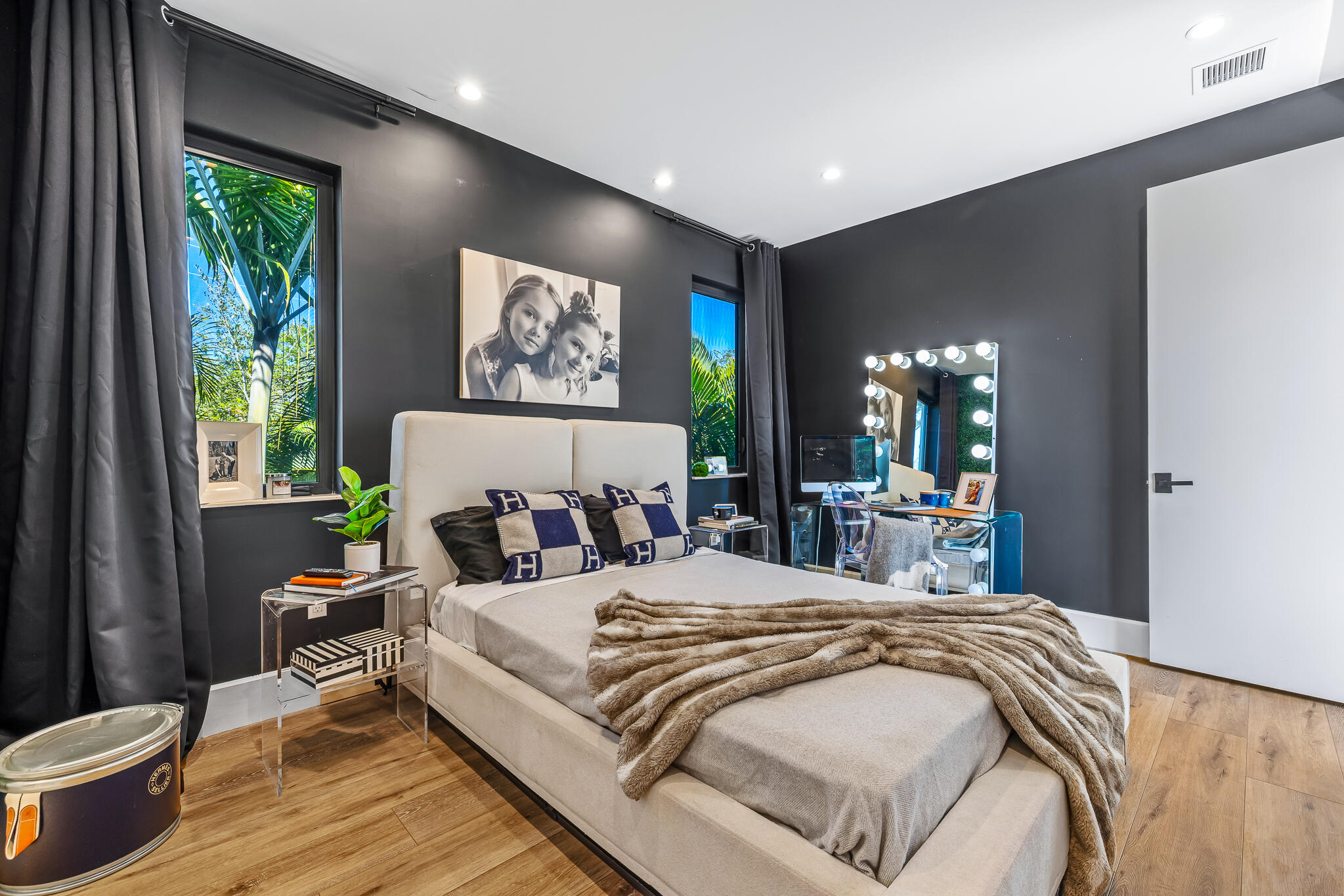 549 NE 10th Fort Lauderdale, FL 33301