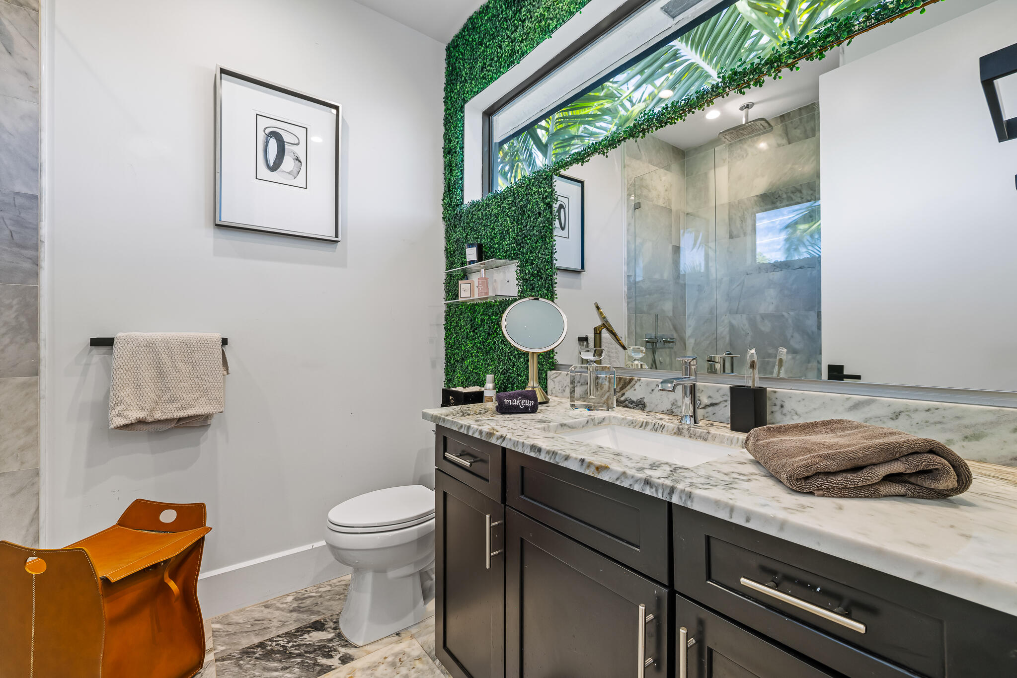 549 NE 10th Fort Lauderdale, FL 33301