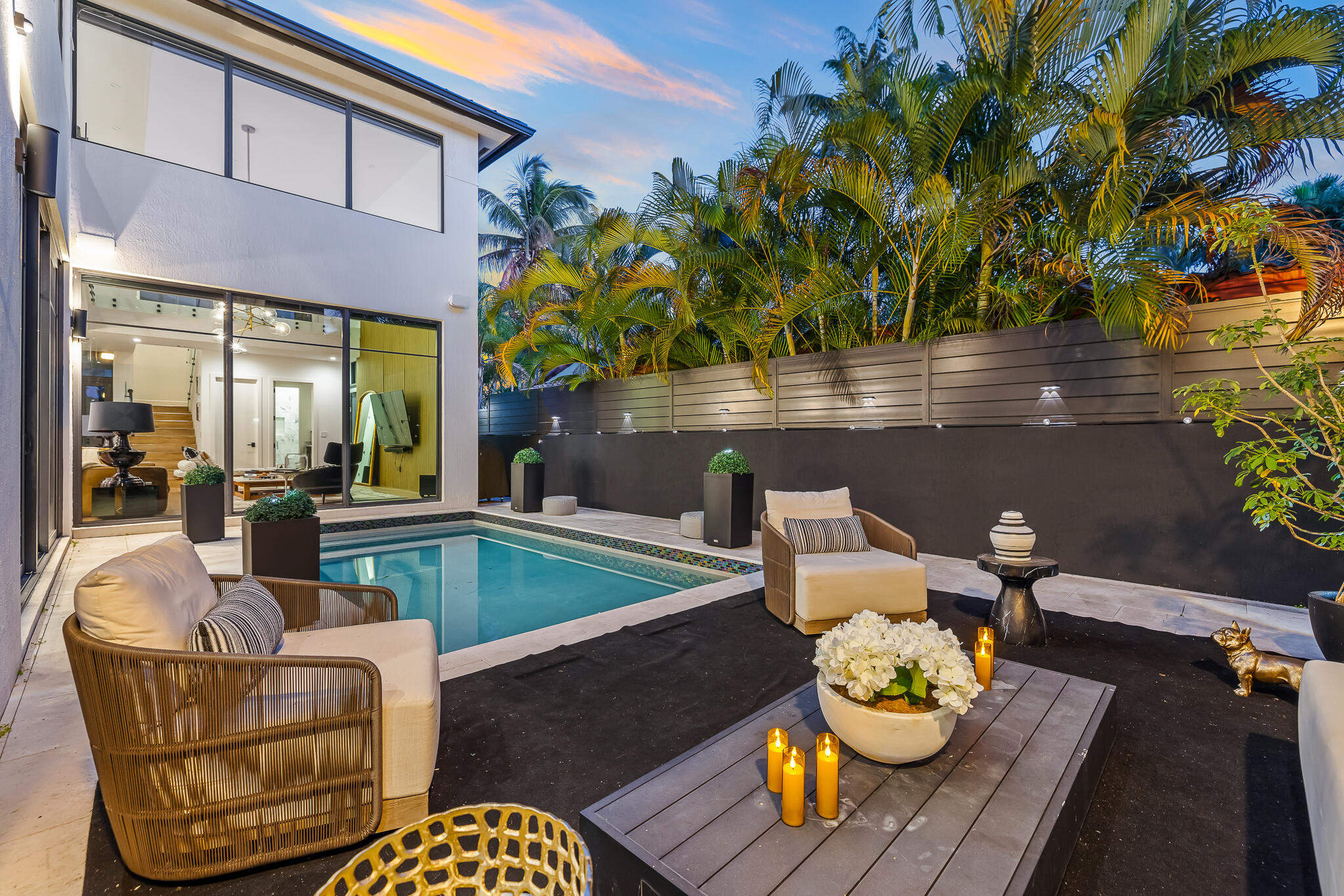 549 NE 10th Fort Lauderdale, FL 33301